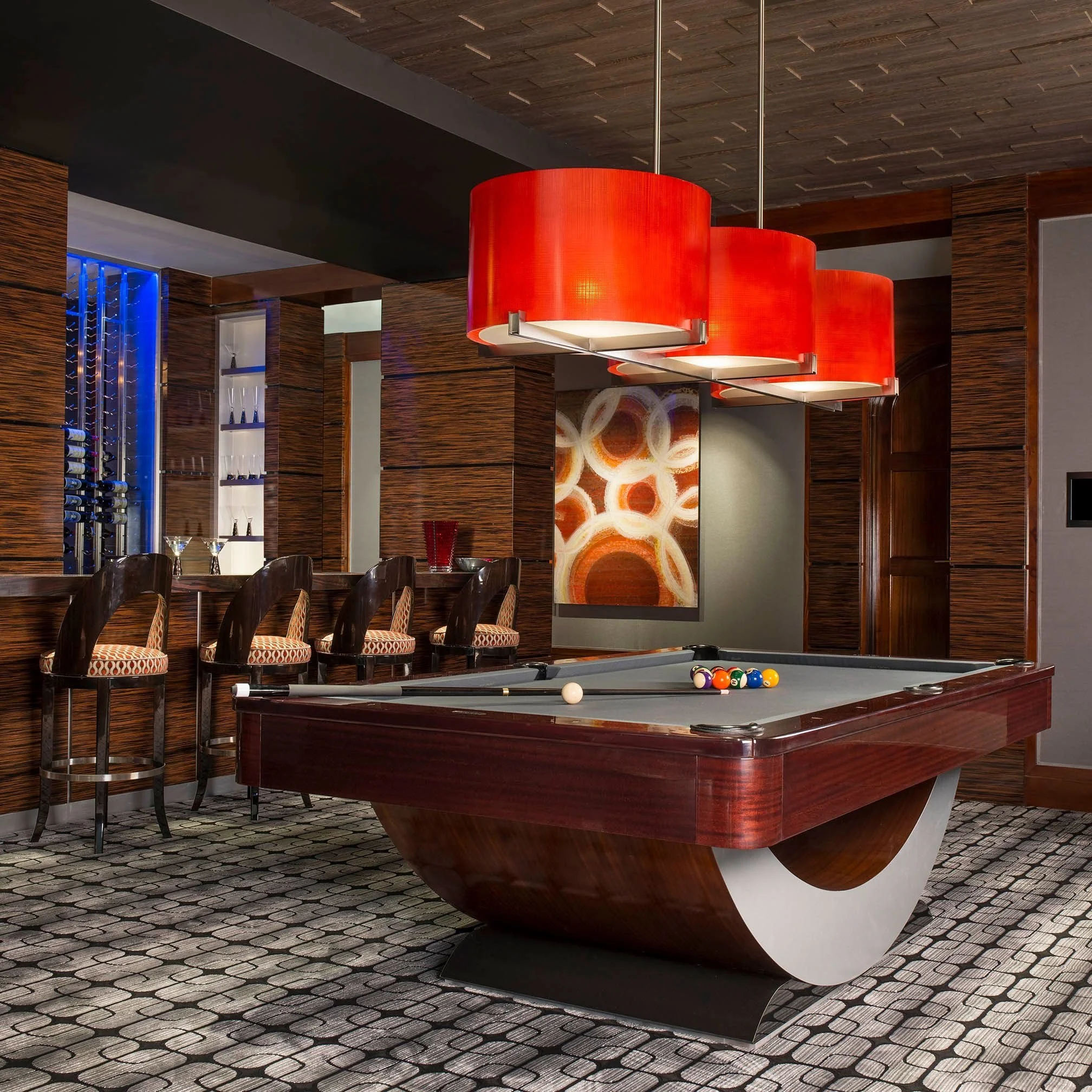 Game on, cue the cocktails. 🍸
&hellip;
📸: @piassickphoto 
.
.
.
#dallasdesigngroup #ddg #dallasinteriordesign #luxuryinteriors #luxurydesign