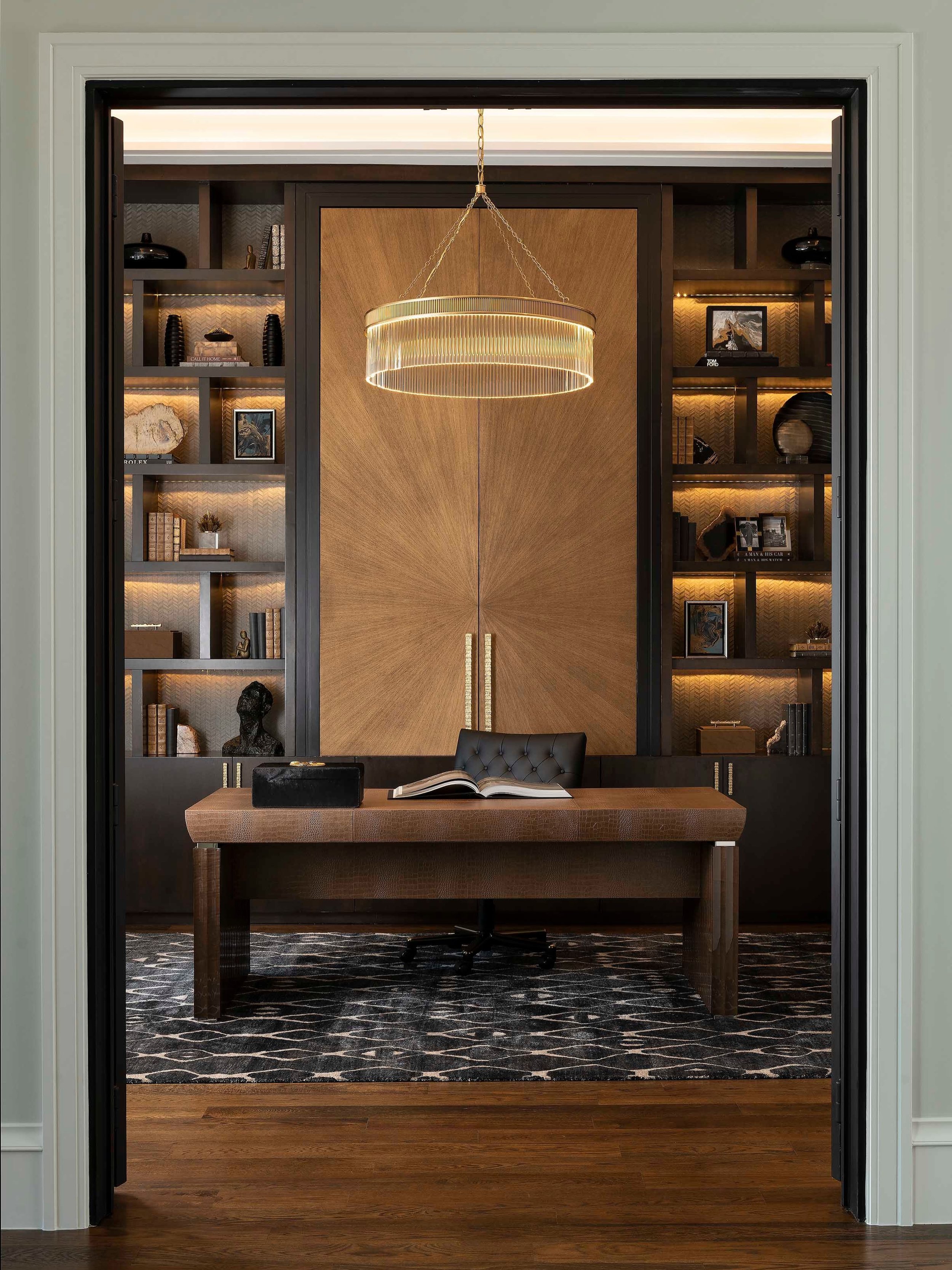 A masterclass in balance, texture, and tailored design. ✨
&hellip;
📸: @piassickphoto 
.
.
.
#dallasdesigngroup #ddg #dallasinteriordesign #luxuryinteriors #luxurydesign