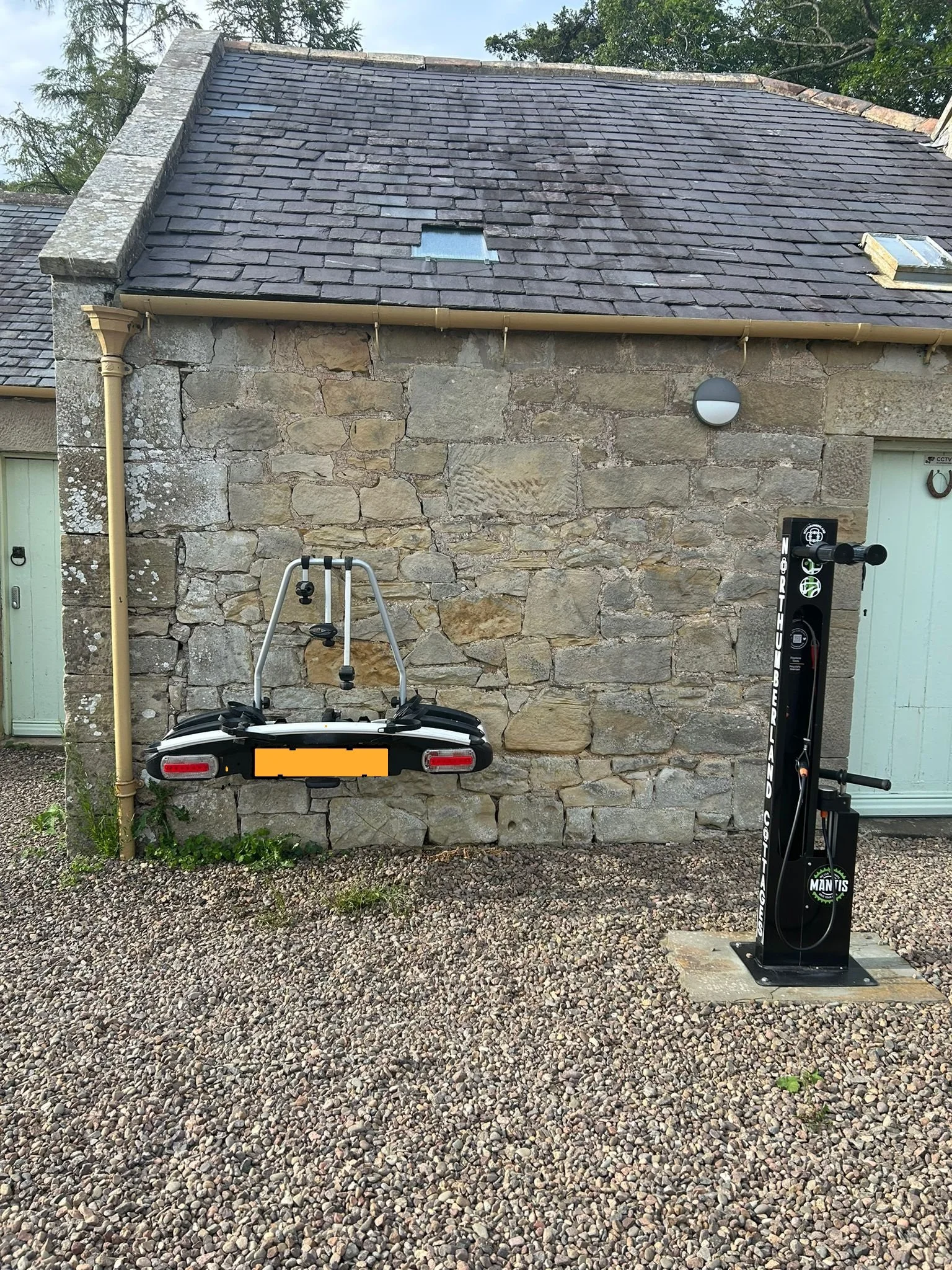 Tow bar Bike rack storage