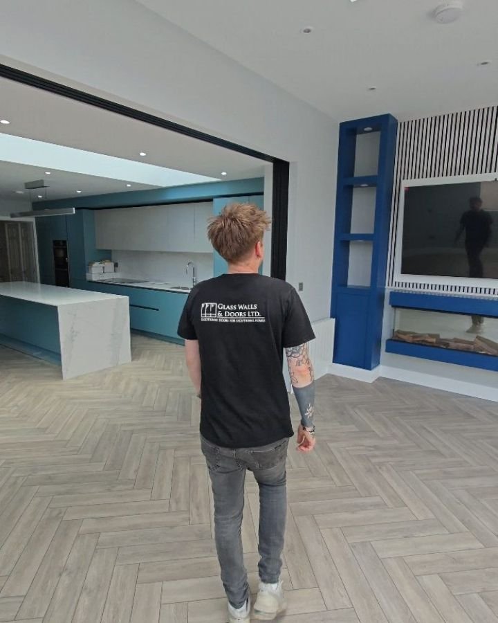 The quattro pocket slider! 😎
Ever see a pocket door that big??
#pocketdoor #hiddendoors #roomdivider #glasswall
#irish #architecturedesign #smooth #construction #livingspace #transformation #sliderdoors #naturallighting #houseideas #interiorarchit