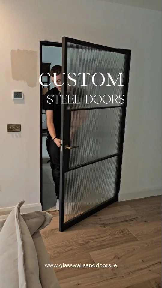 Bespoke design door from recent install.
Framework finished in Grey Black with gorgeous ironmongery from @carlislebrass
Built to the client's spec for high acoustic performance - Glazed with special fluted glass from @idealstoneandglass offering su