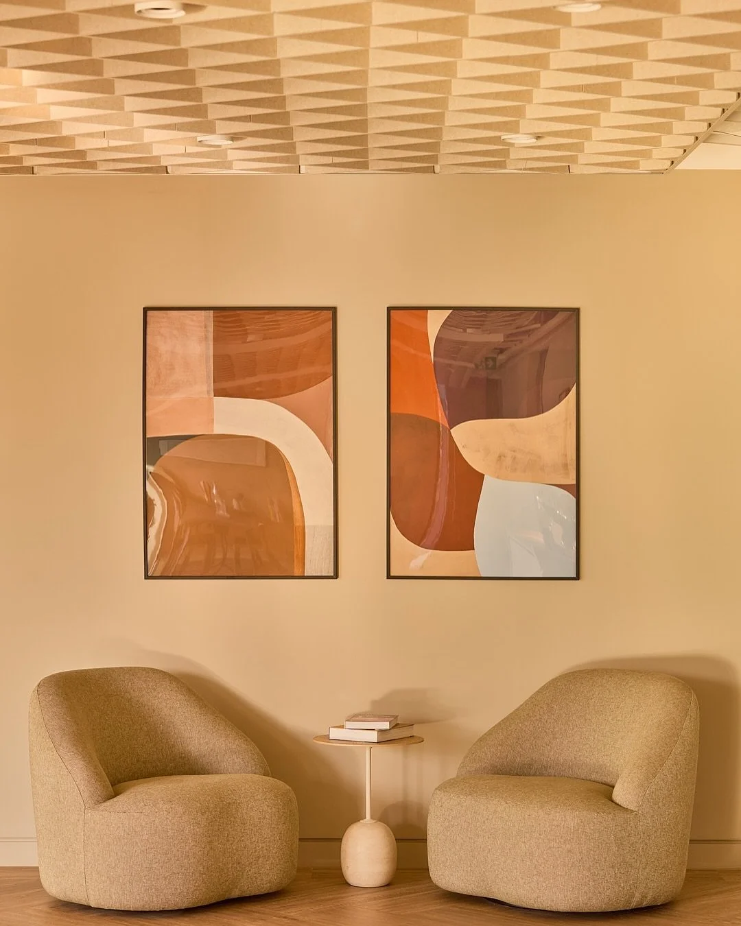 Last week, we introduced you to 123 Victoria Street, today, we&rsquo;re excited to share more glimpses of the space and the details that brought it to life. ⁠
.⁠
From the stunning views of Westminster Cathedral to the carefully chosen furniture, artw