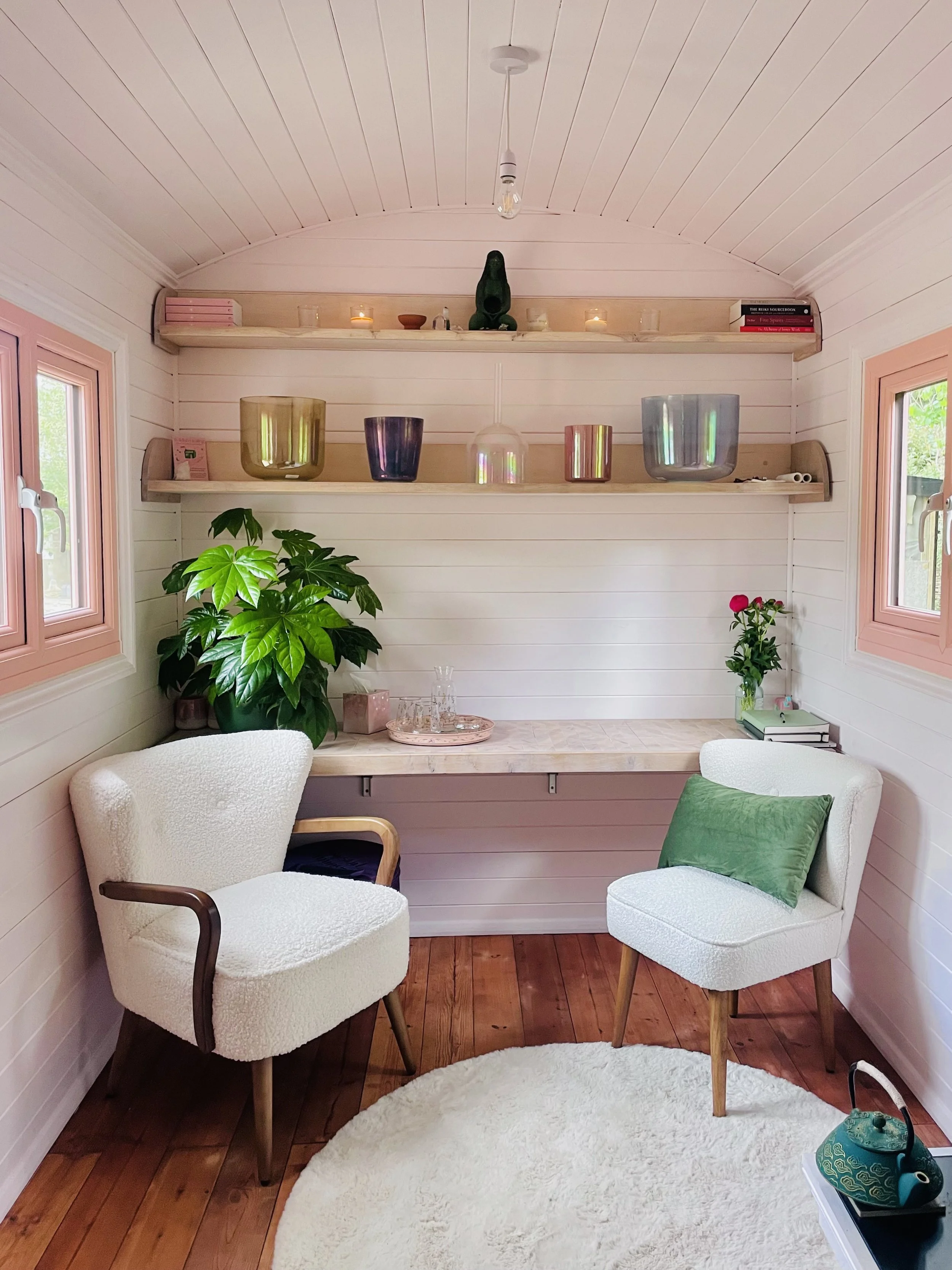 Interior photograph of Wildish Healing client space offering one-to-one Reiki teaching and mentoring as well as sound healing therapy