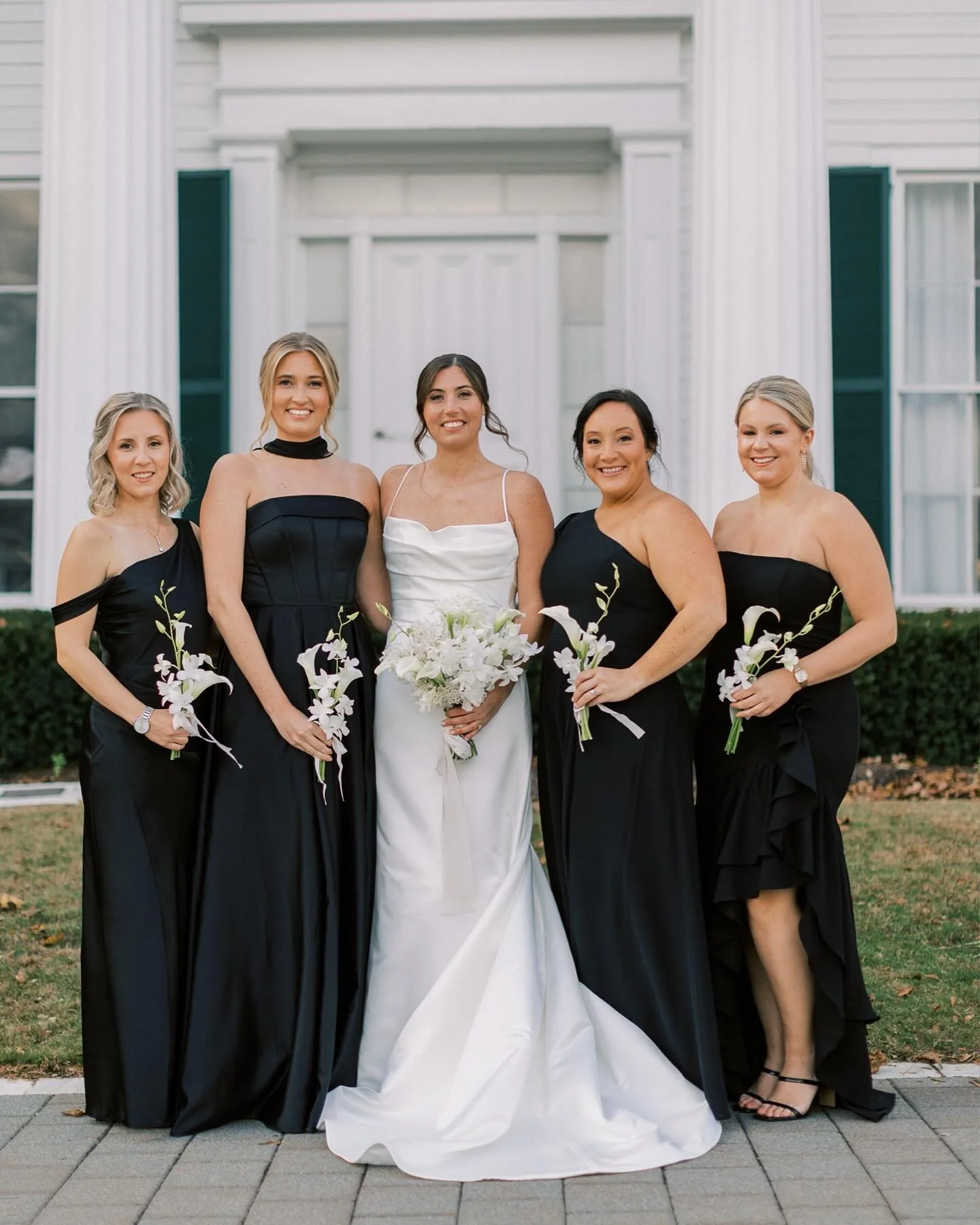 A beautiful late autumn day for Jenna and Colin. So much love and warmth surrownded this joyful couple @equinoxresort with @esrayphotography @cruandcoevents and @benjerrysmanch @vermontweddingdj @makemefabny and dufourtours. Thank you!
#vermontweddin