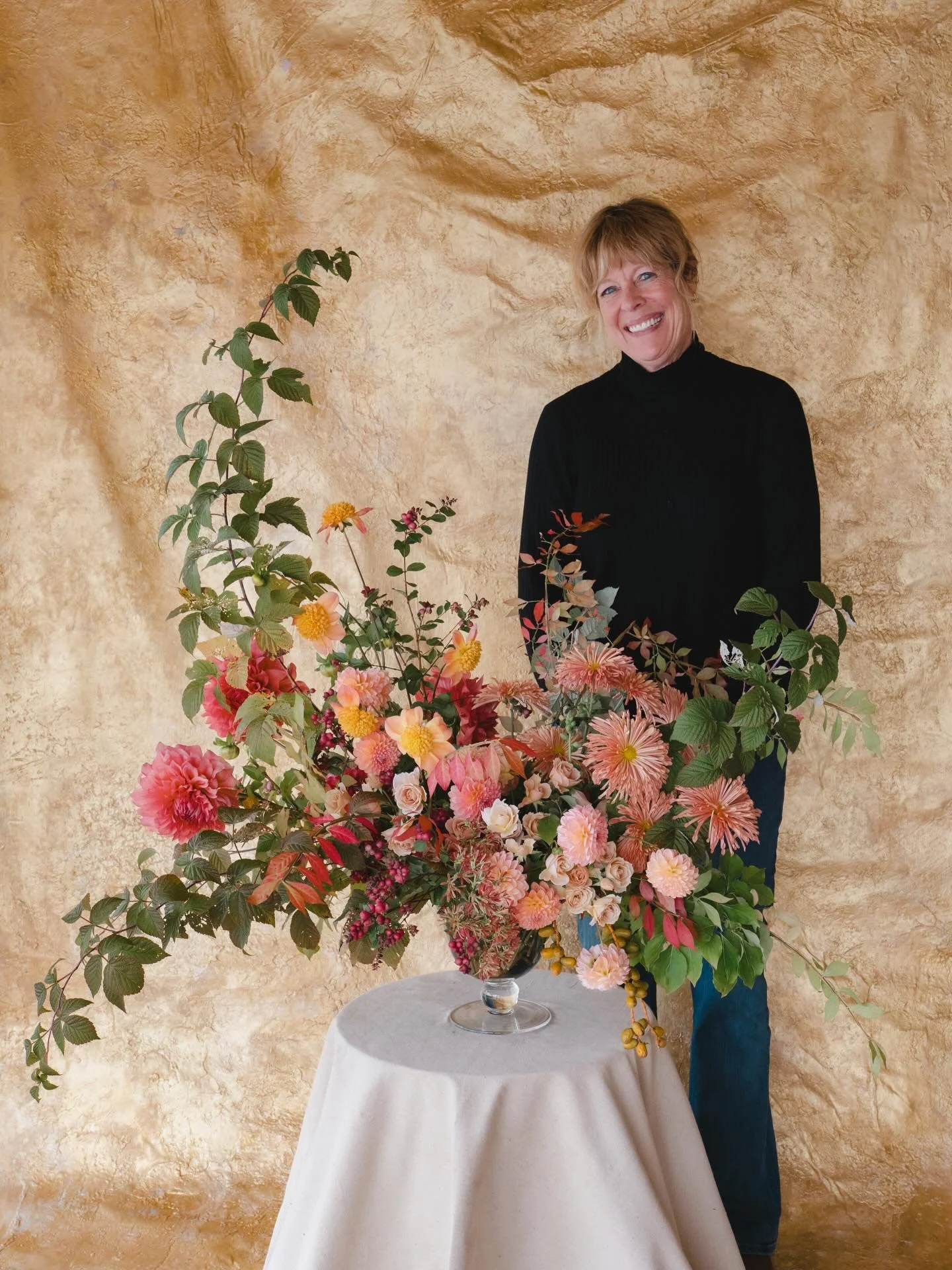 An incredible 3-day floral journey with @ariellachezardesign and @nicamille @prospectberkshires captured by @gaylebrooker 
Many thanks for:
Planning: @the_wedding_collab
Flowers: @tivolimushrooms @maiden_flower_farm @many_graces @mayeshsanfrancisco @