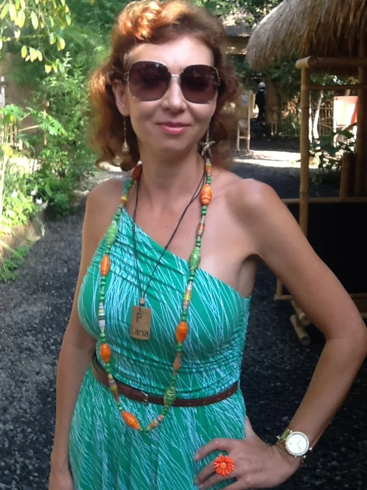 paper bead necklace as sold at greenschool shop 