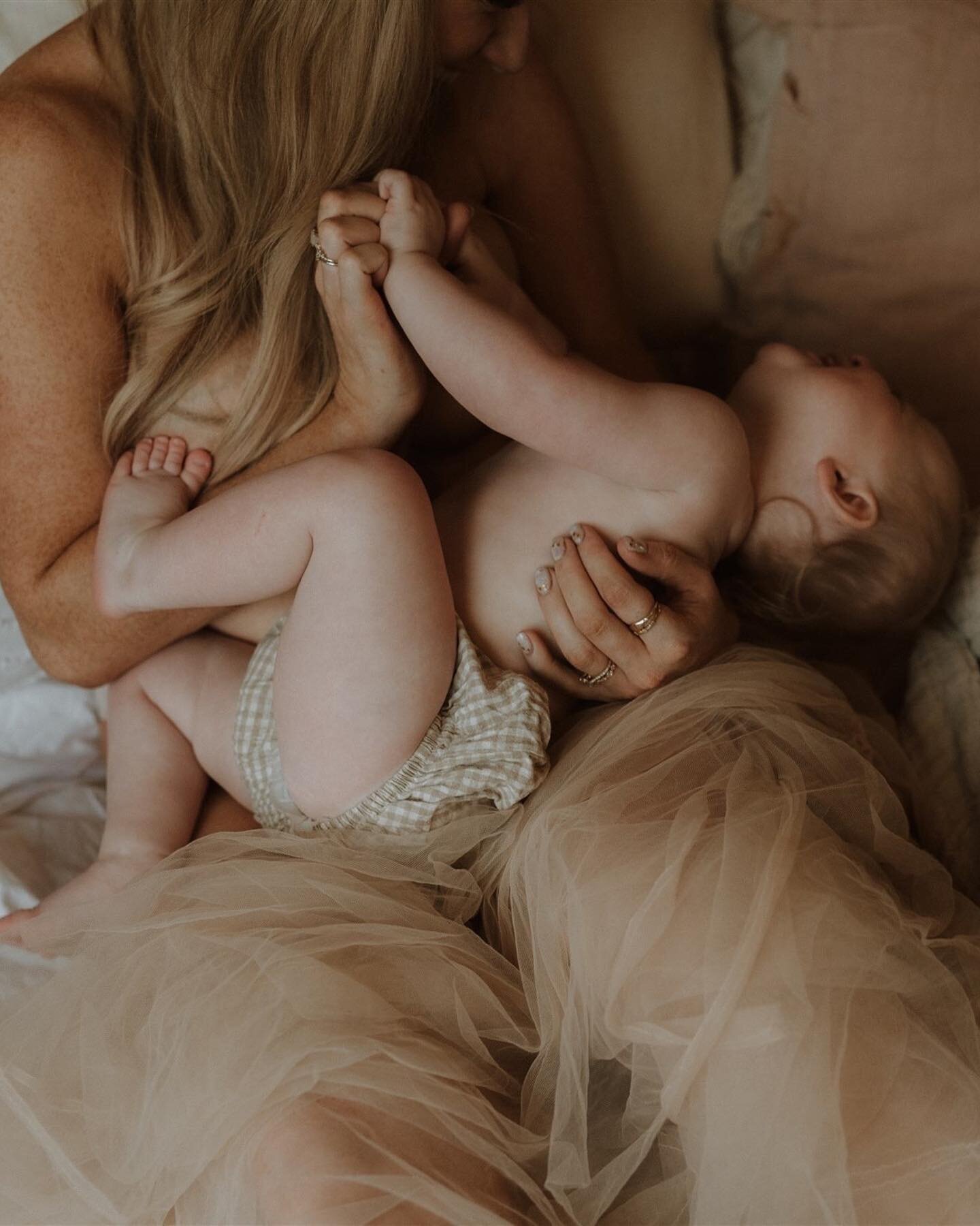 Lottie honouring her breastfeeding journey with baby P 🤍

@lottiedrynan thank you for welcoming me into your home to capture this for you 🤍

#kentfamilyphotographer #kentmotherhoodphotographer #kentmaternityphotographer