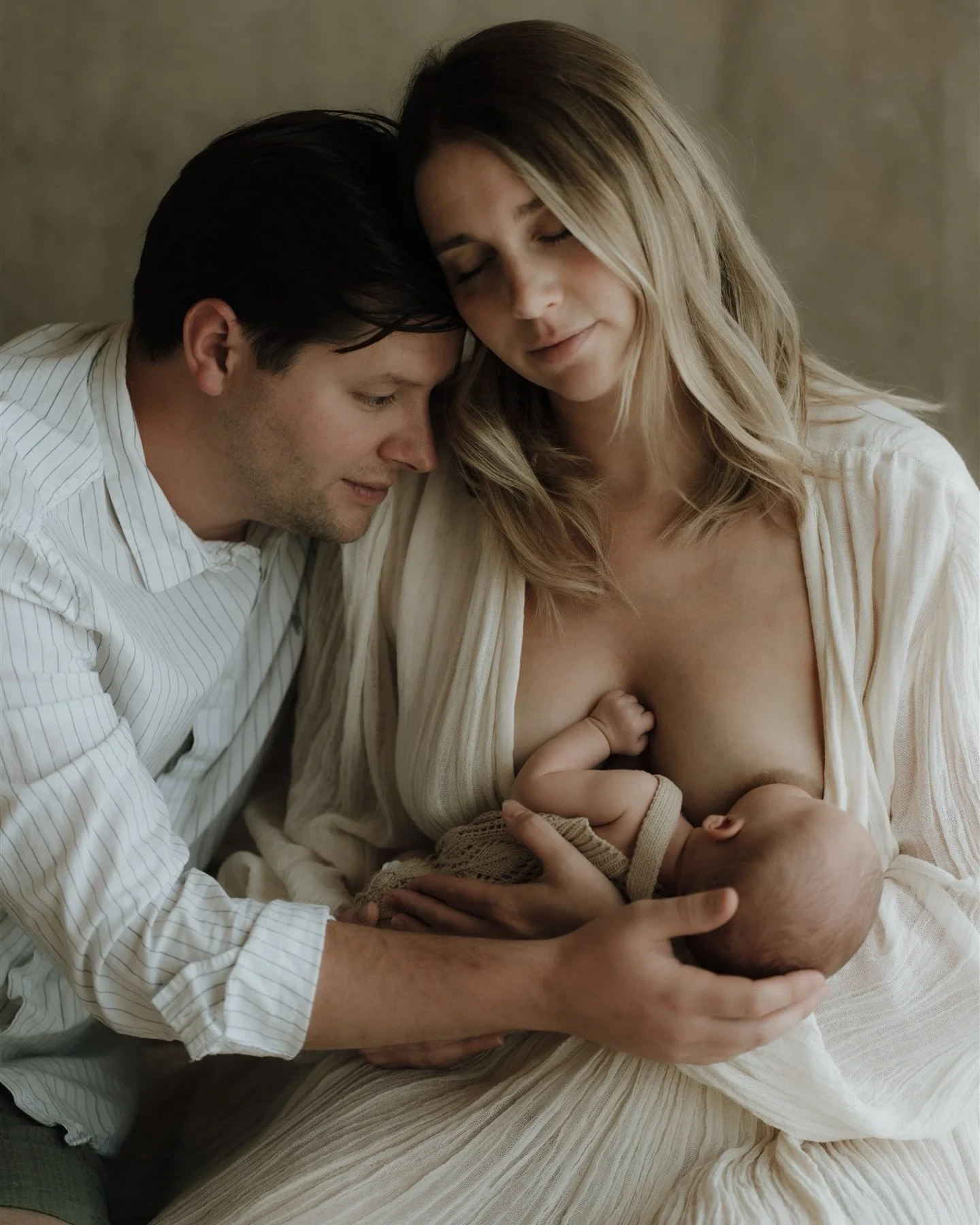 Their second daughter. A whole new soul. 
These moments are the quiet between big sister joining - which I will share soon as they’re magical - but the poise between holds so much sweetness. The juggle. A moment for baby sandwiched between mom