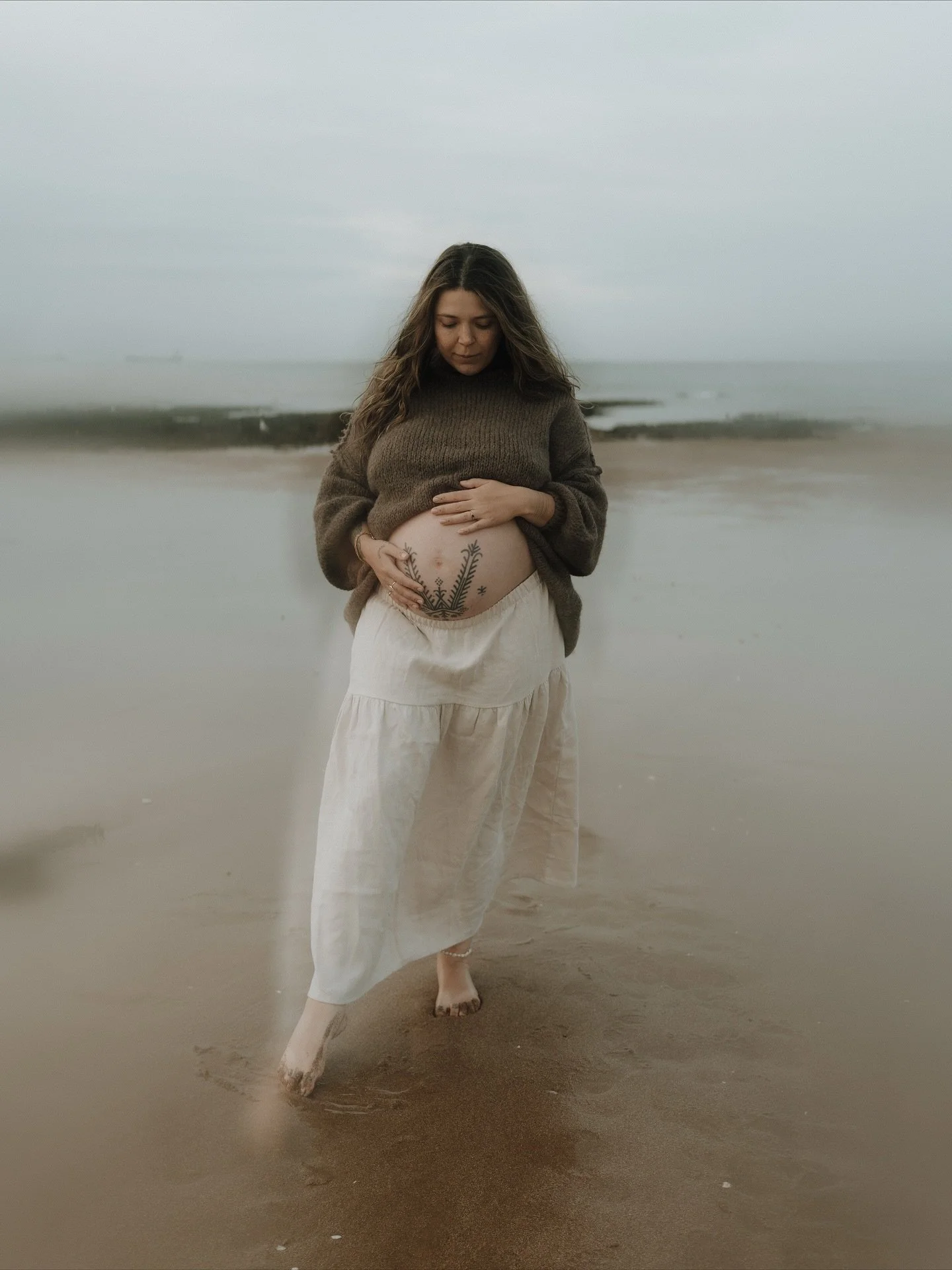 Heart by the sea 🤍

______________________

Kent &amp; London maternity, newborn and family photographer by Nina Goks - emotive photography for those who love deeply, feel wholly and treasure the season they&rsquo;re in.