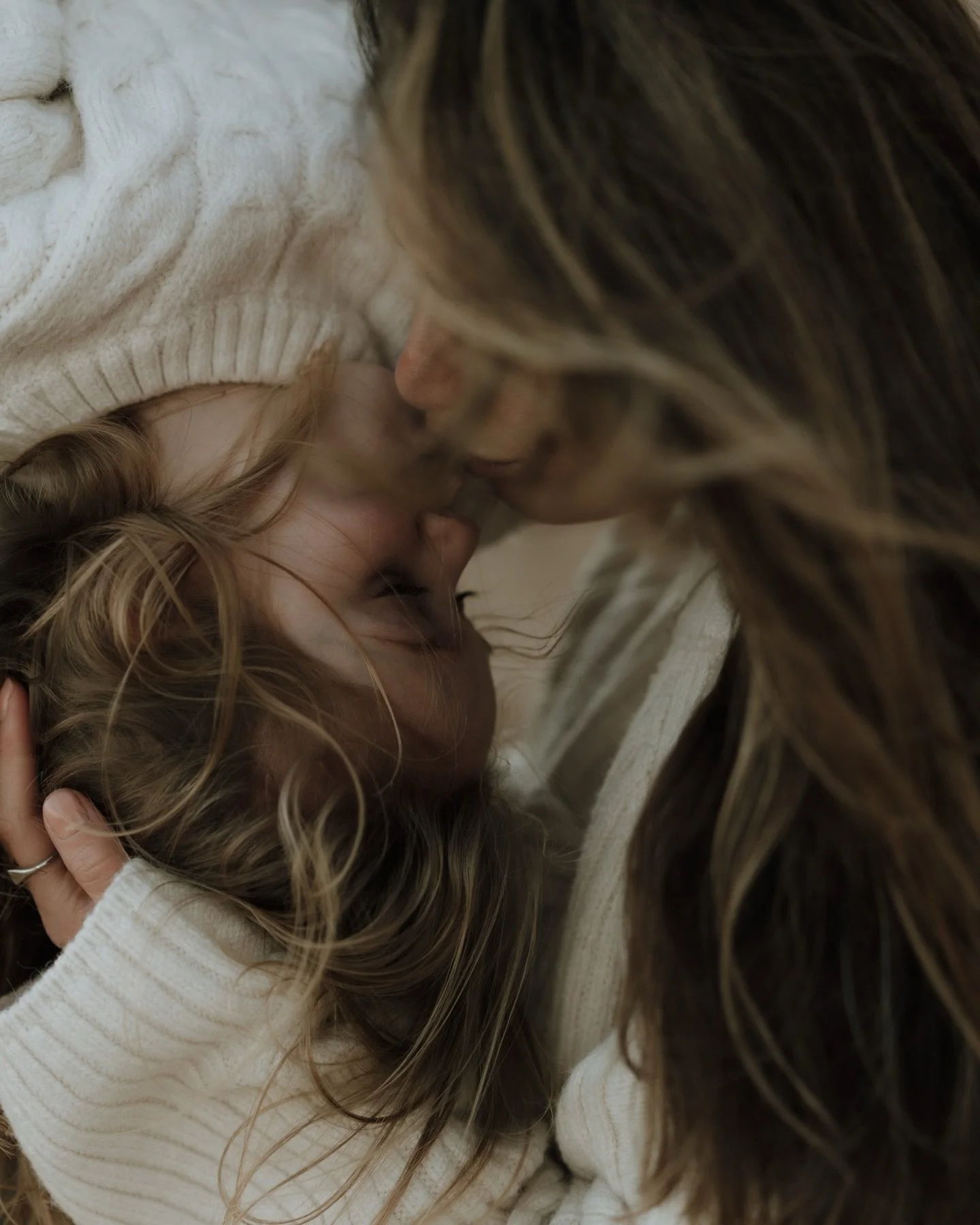 You&rsquo;re where I see my view 🤍

The collaborative nature of creating with creatives. Something knew my heart needed to meet these three on the beach. To blend together two visions, whispering of poetry and a soulmate kind of love. 

Hearts still