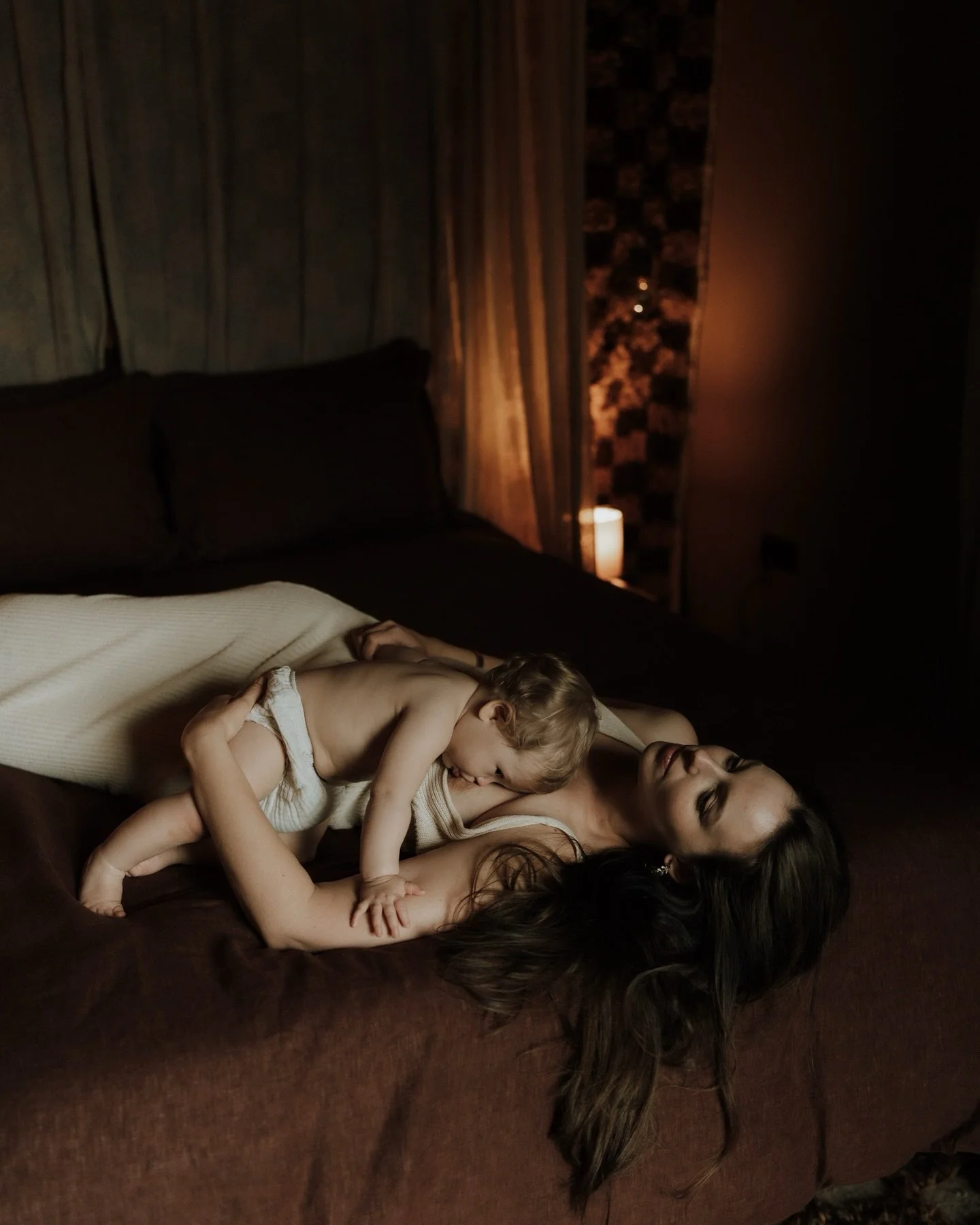 That feeling of being in bed with your babies in the morning, dappled in sunlight, hair buns and mismatched pyjamas, coffee cooling on the bedside. Encapsulated but make it cinematic. What&rsquo;s your favourite time of day with your little ones? Hav