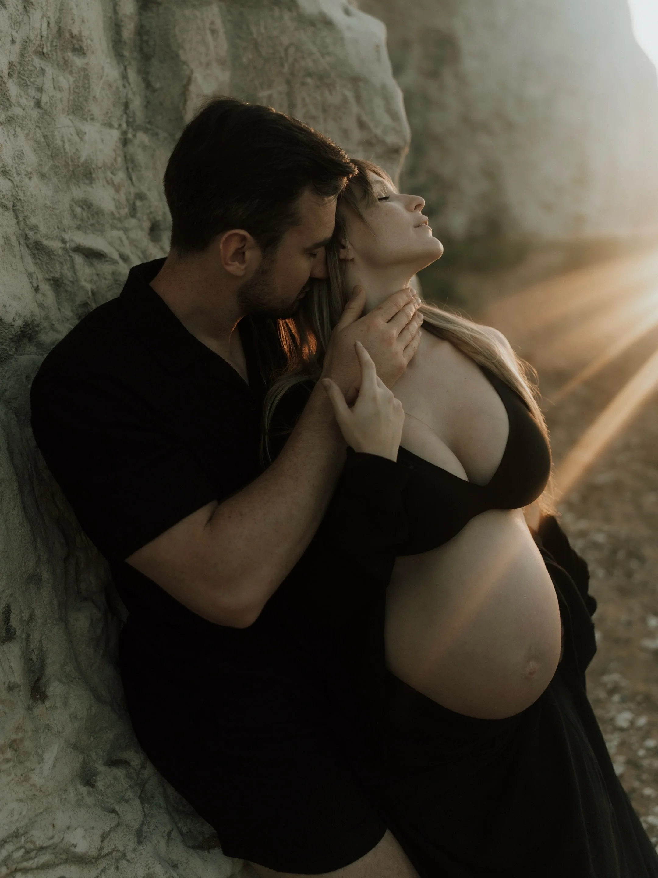 A love like this, such an honour to witness. 

🏷️ Kent, Botany Bay Margate maternity photographer Nina Goks, cinematic alternative romantic natural maternity photography