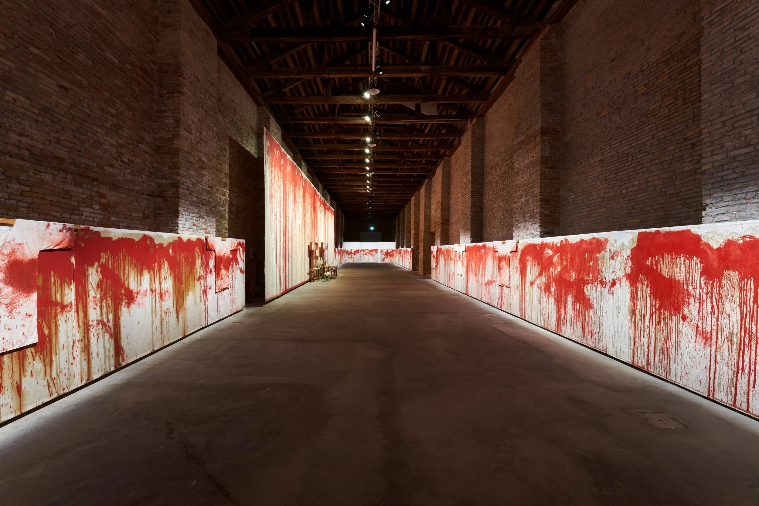 Hermann Nitsch’s 20th painting action during the 59th Venice Biennale. Photo credit © by Marcin Gierat, Zuecca Projects, courtesy Helmut Essl