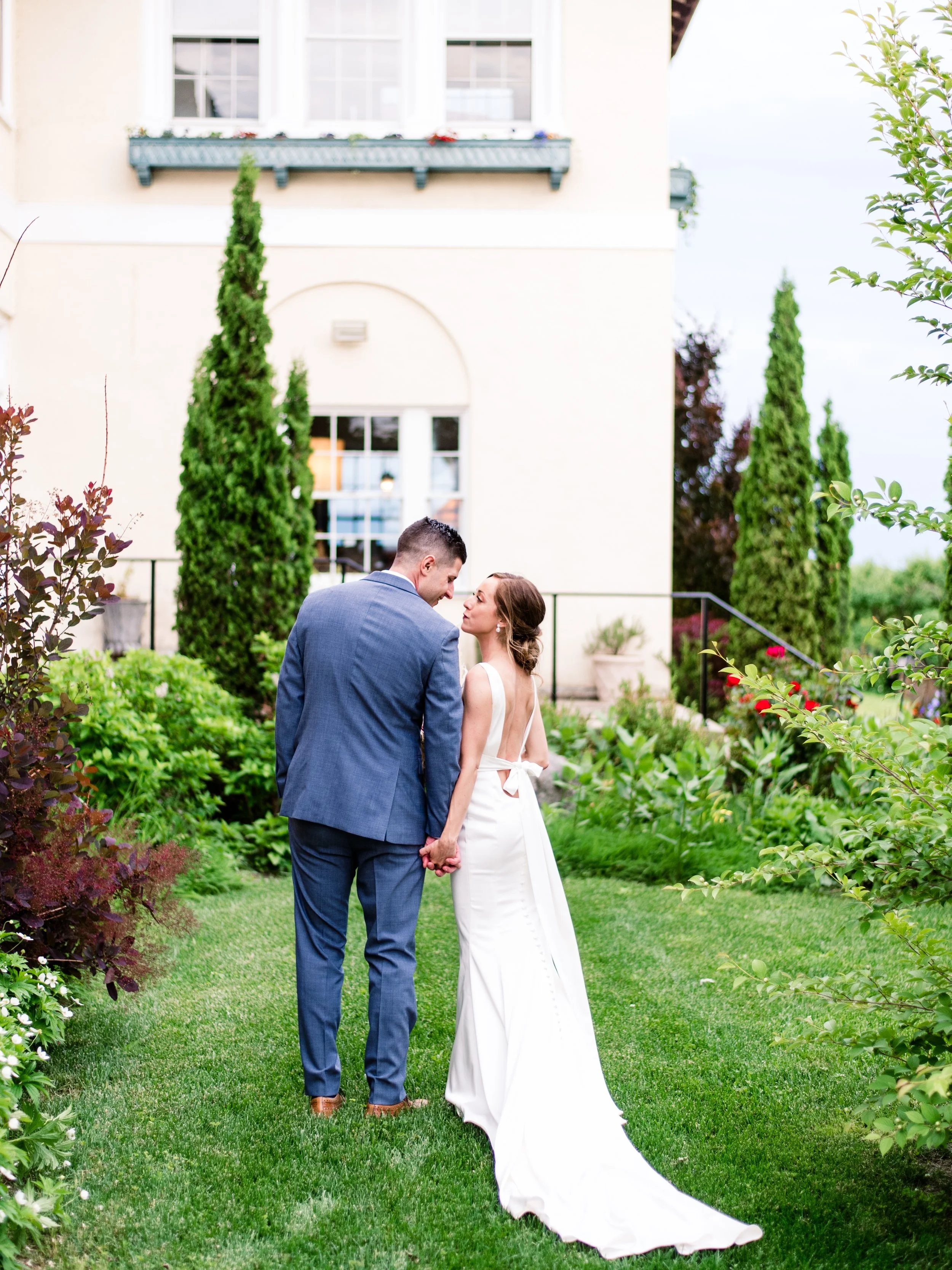 Aldworth Manor Summer Wedding Photo: L+B