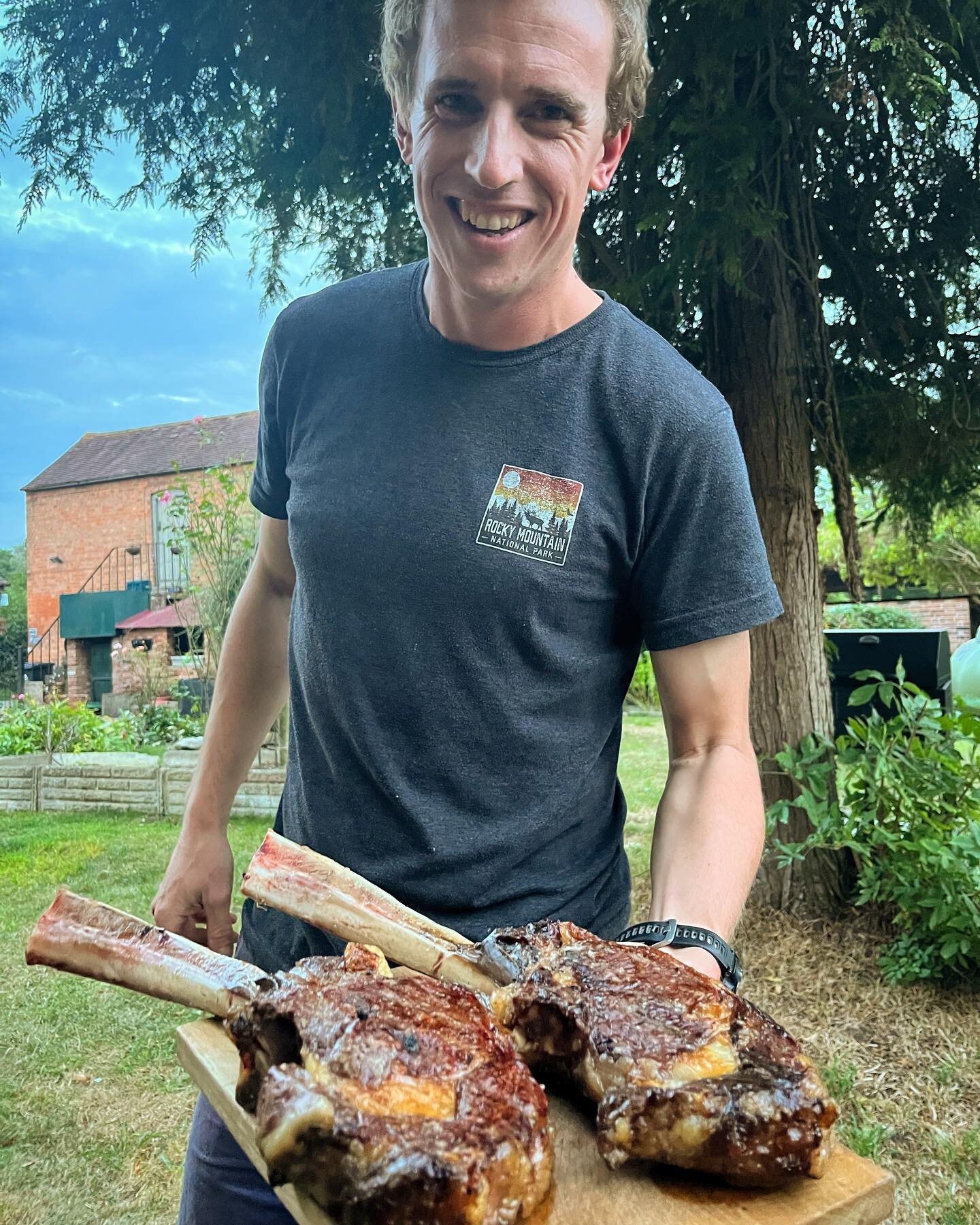 Friday night #tomahawksteak with a side of 🍷, 🧀 and good company #cookingwithfire #summer #autumnvibes @kadaifirebowls #outdoorcooking #glamping #farmstay #farmsnotfactories #thinklocalactglobal #britishbutchers #eatbritish