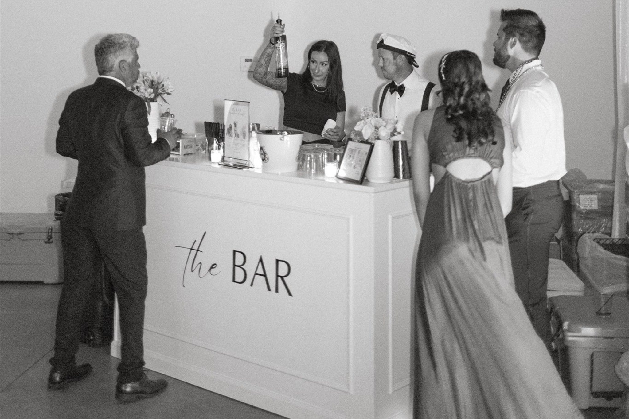 Your guests spend a lot of time visiting the bar, so why not give it the attention is deserves? Our classy White Bar adds a stylish and chic vibe to your bar service. The best part: the front panel is completely customizable! Add lettering or phrases