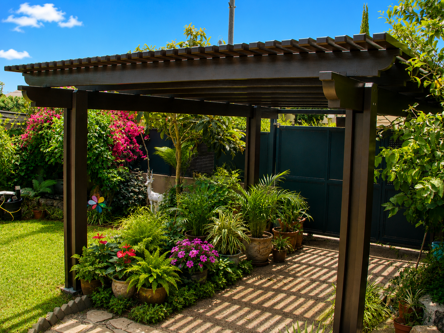 Simplify Your Outdoor Living Space with Naturewood