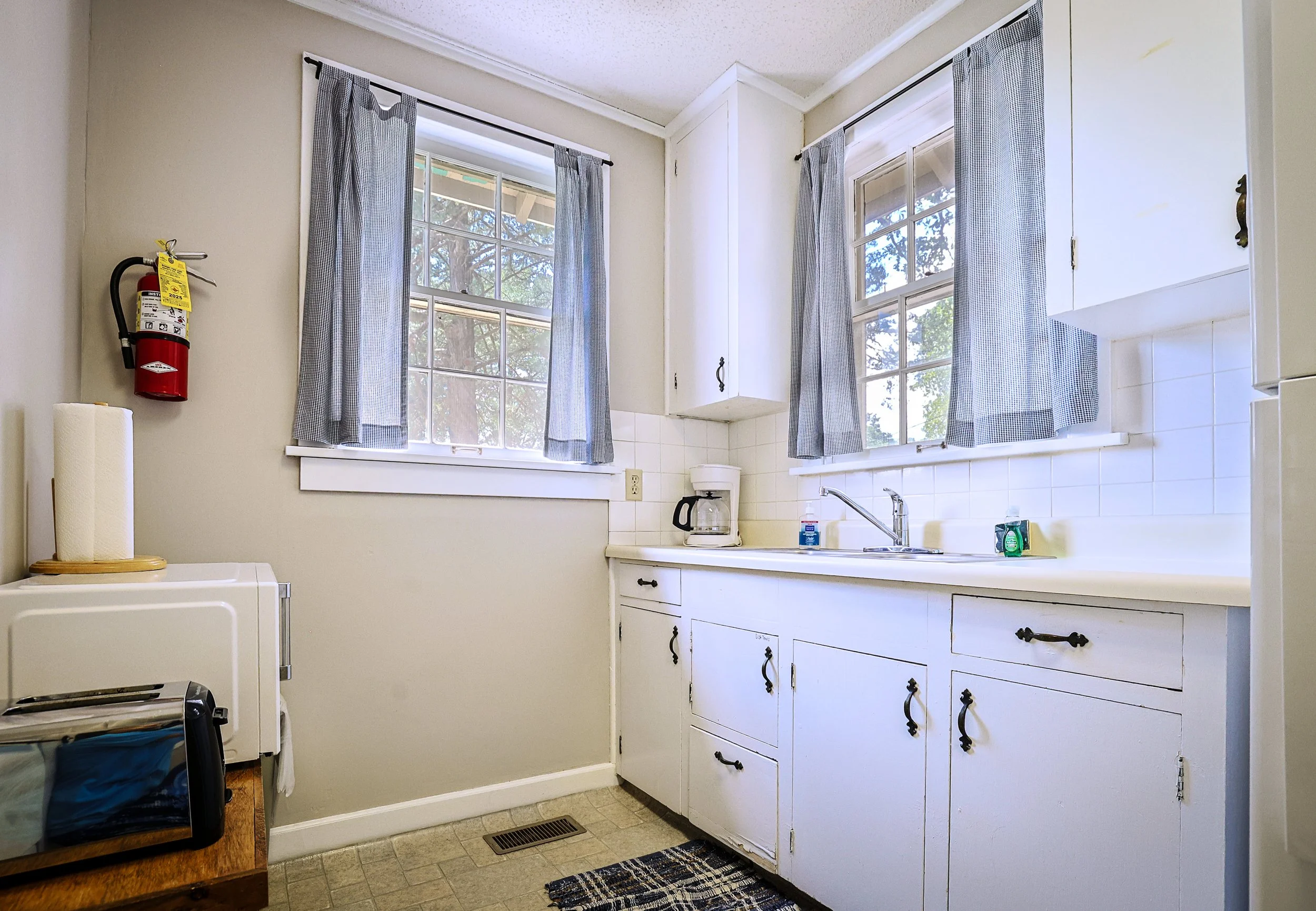 Cabin 351 Kitchen-1.jpg