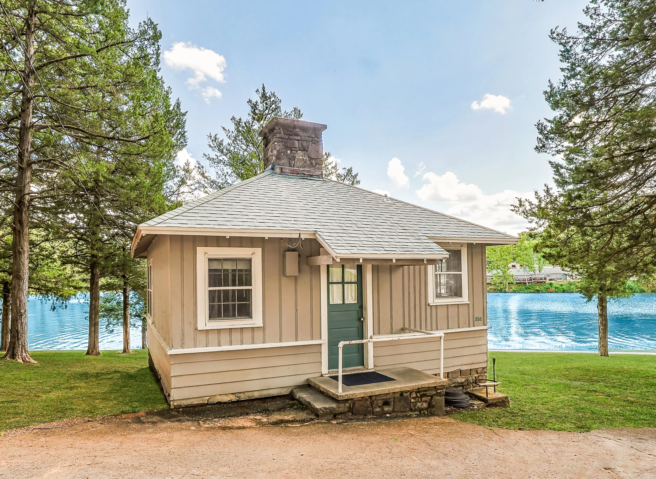 _Cabin 351_2025-2.jpg