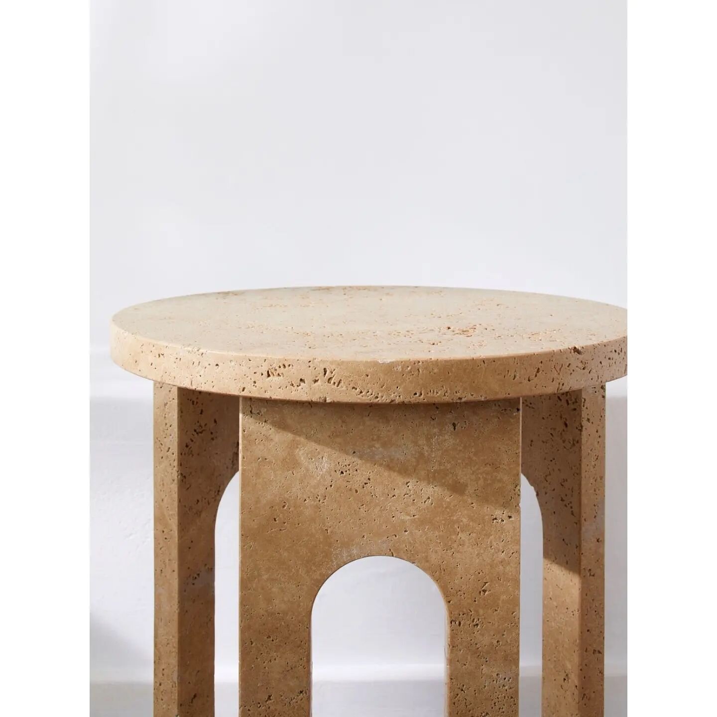 Feature pieces - Sculptural shapes in beautiful materials

Spotted at Decorex the travertine Wadi table by Bofred - South African furniture and product designers based on the rocky ravines in Oman. 

As always, contact us for more details and how to 