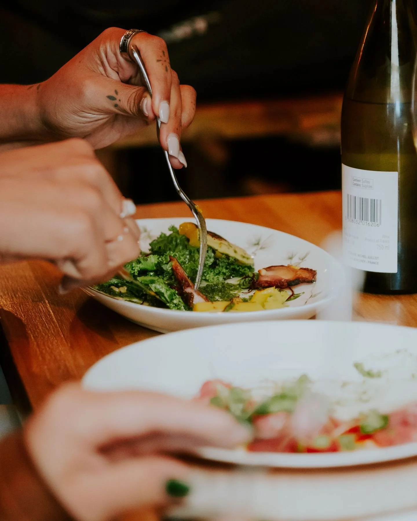 &laquo; Mont Bistro, c&rsquo;est un accueil chaleureux, des serveurs attentionn&eacute;s, une carte all&eacute;chante mettant en valeur des produits de qualit&eacute;, un service efficace et des plats savoureux &agrave; souhait. &raquo; 💬

C'est le 