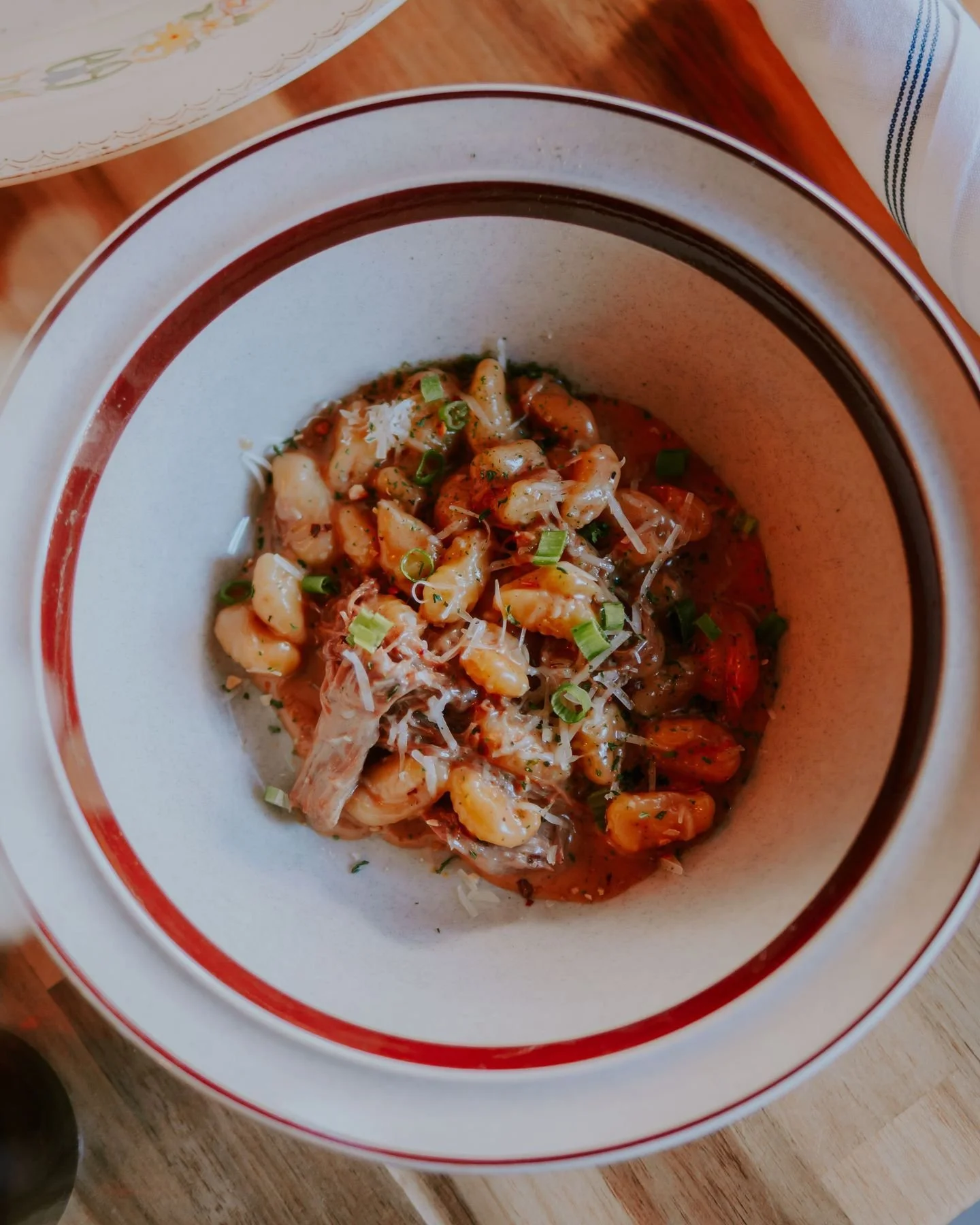 Il a fait fureur le 31 &amp; on comprend pourquoi. 🤤

Notre cavatelli maison au canard brais&eacute;, napp&eacute; d&rsquo;une sauce cr&eacute;meuse au fond de veau et pecorino, a clairement vol&eacute; le show du r&eacute;veillon !

Venez d&eacute;
