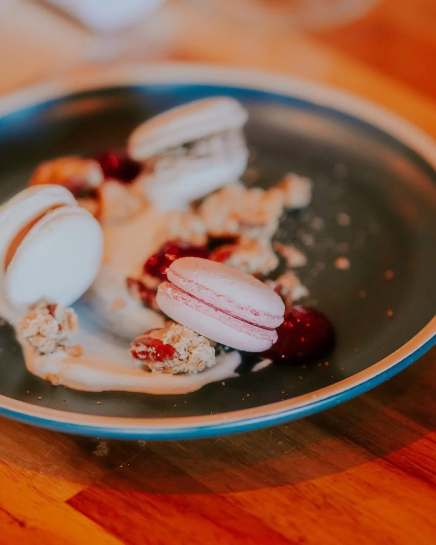 🥧 Une petite envie sucr&eacute;e pour terminer le repas? Notre carte de desserts offre toujours de belles options pour finir sur une note gourmande. 

Notre conseil : demandez &agrave; l&rsquo;&eacute;quipe leurs coups de 🤎 du moment (ils sauront v