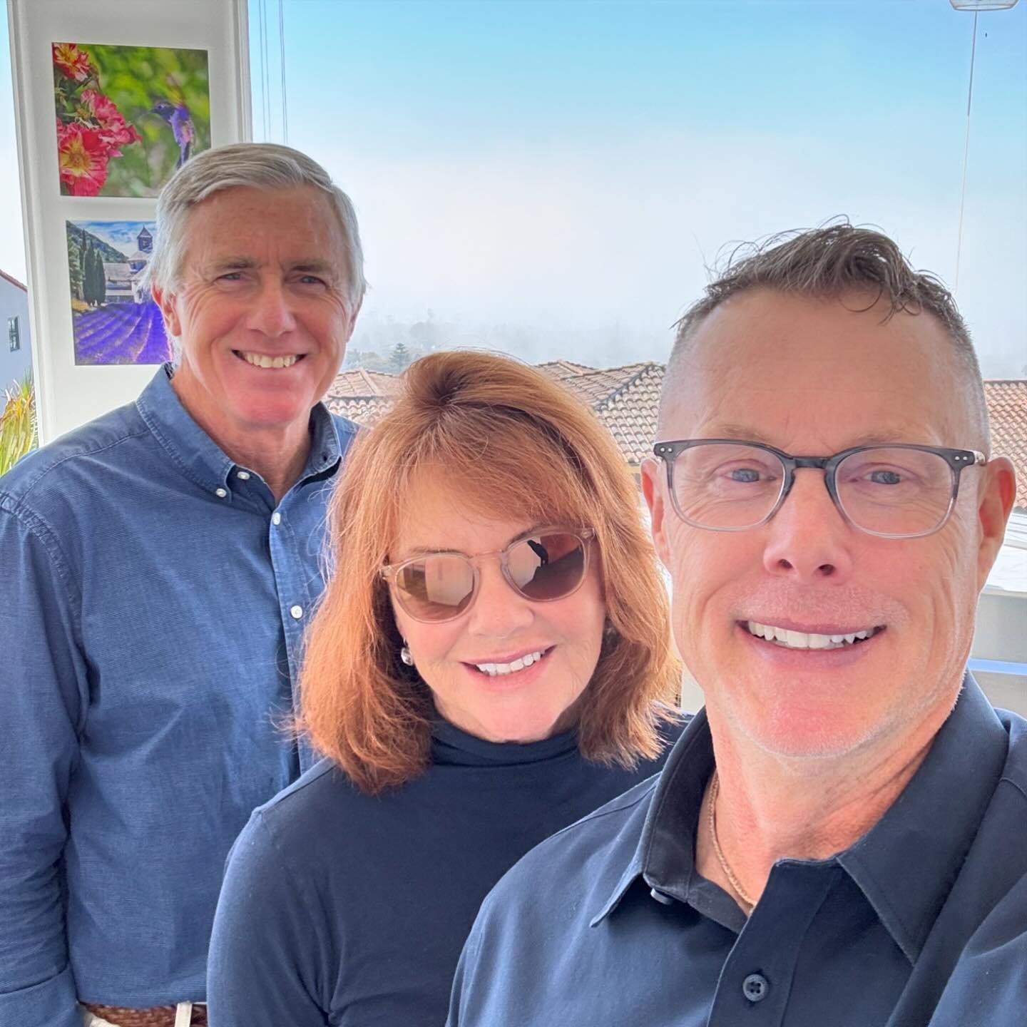 Fun sibling broker tour day with @ownsantabarbara at brother Ron&rsquo;s (@rondickman_sb ) new listing. Yes we are all REALTORS with @villagepropertiesrealestate 🤪 Fun fact: we did not coordinate our outfits in any way, the DNA color coordination cl