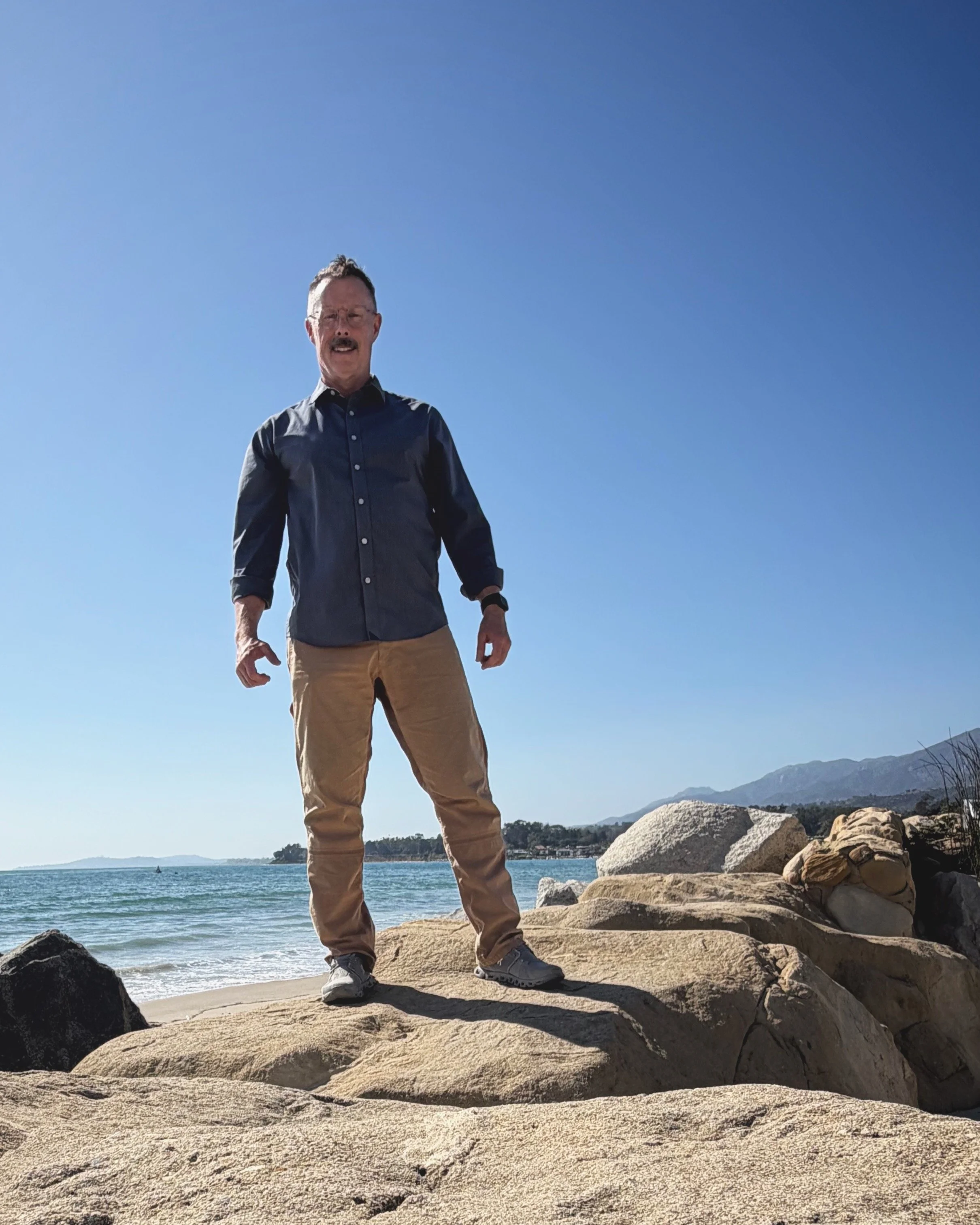 Imagine this amazing stretch of coast being your literal back yard!

Had a fun time showing 𝟯𝟱𝟴𝟭 𝗣𝗮𝗱𝗮𝗿𝗼 𝗟𝗮𝗻𝗲 today.

Listed for $9,995,000 by none other than the @timwalshmontecito 😊