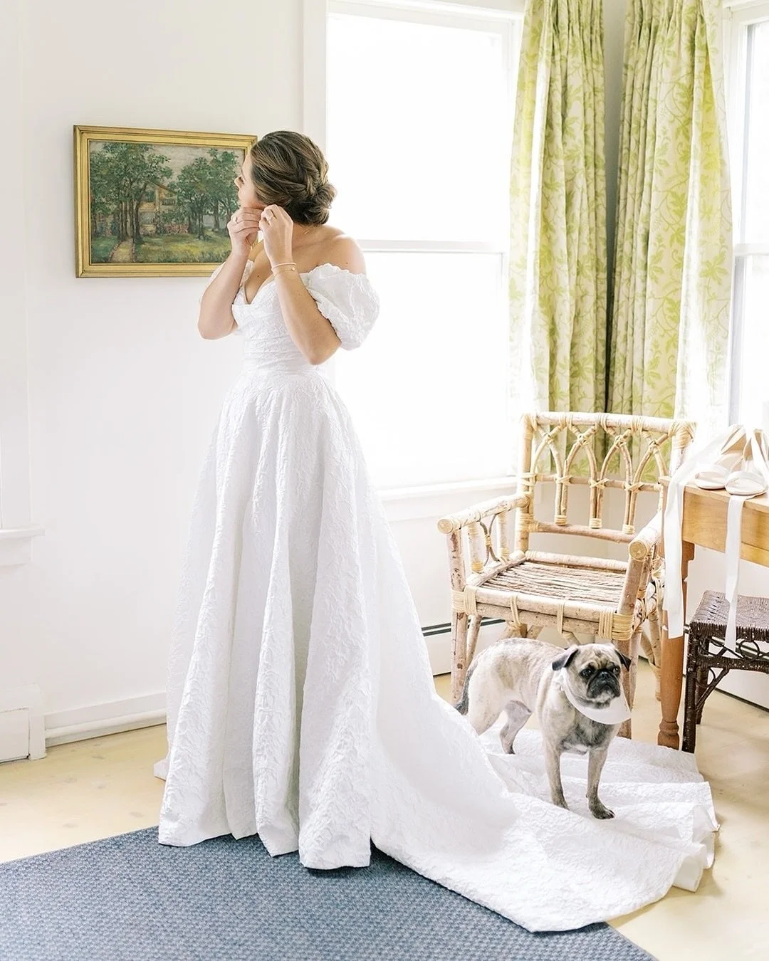 I still can&rsquo;t get over J + L&rsquo;s magical micro-wedding on Madeline Island (try saying that five times fast). ✨
⠀⠀⠀⠀⠀⠀⠀⠀⠀
It was charming, it was playful, and most importantly, it was pug-friendly (love you 5ever, Charlie). 🐶
⠀⠀⠀⠀⠀⠀⠀⠀⠀

J +