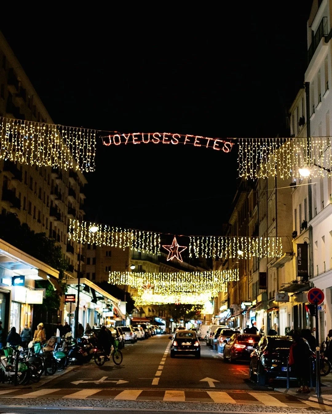 I remember seeing these vignettes in Paris last year and thinking &ldquo;these are exactly the little delights that I&rsquo;m looking for&rdquo;.
⠀⠀⠀⠀⠀⠀⠀⠀⠀
Glittering lights above the street. A glowing cafe awning, beckoning pedestrians to stop and r