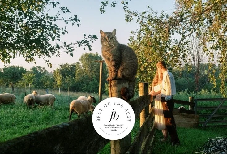 Giggling and kicking my feet because of this.✨
⠀⠀⠀⠀⠀⠀⠀⠀⠀
Not only did this image make it into Junebug&rsquo;s Best of the Best Engagement Photos... but the subject at center stage is a farm cat, which is just about as on-brand as it gets.
⠀⠀⠀⠀⠀⠀⠀⠀⠀
I