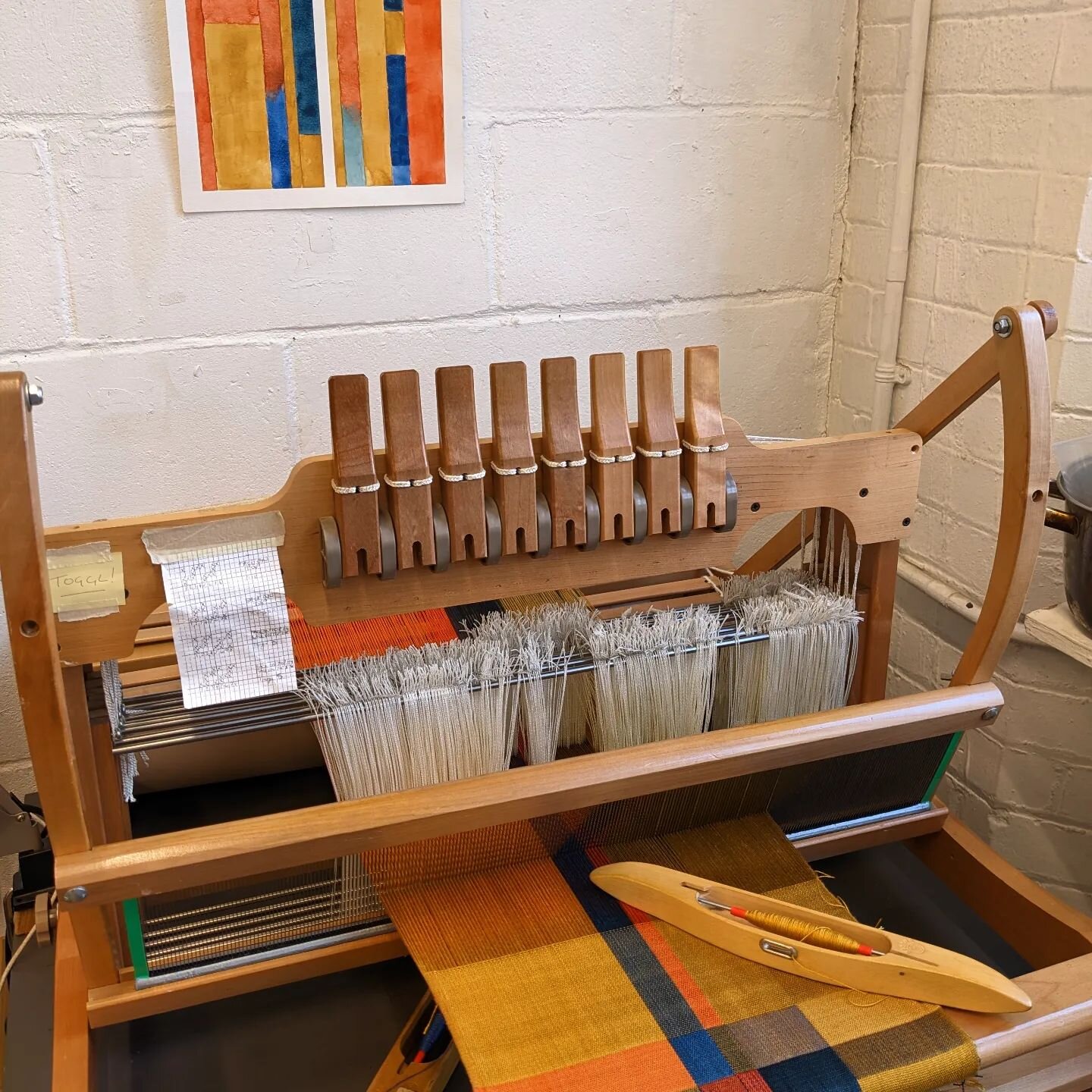 Weaving!
.
.
.
.
.
#textiles #weaver #yarn #design #craft #weaving #artisan #contemporarycraft #designideas #ideas #modernart #art #designermaker #artist #colour #line #silk #bamboo #doublecloth #textile #newideas #designprocess #geometry #pattern  #