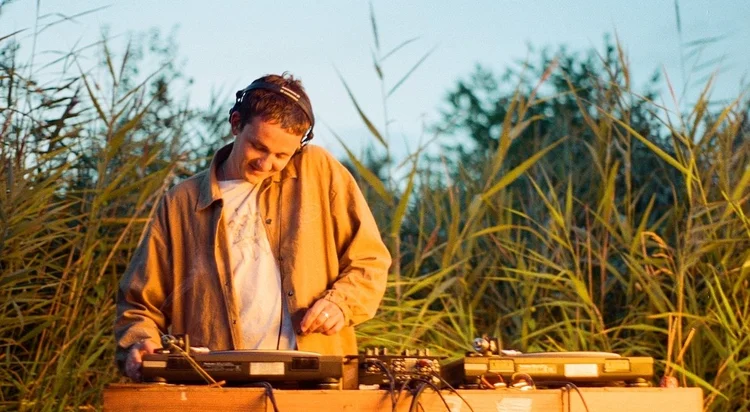 Joe DJing, founder of Oolumi