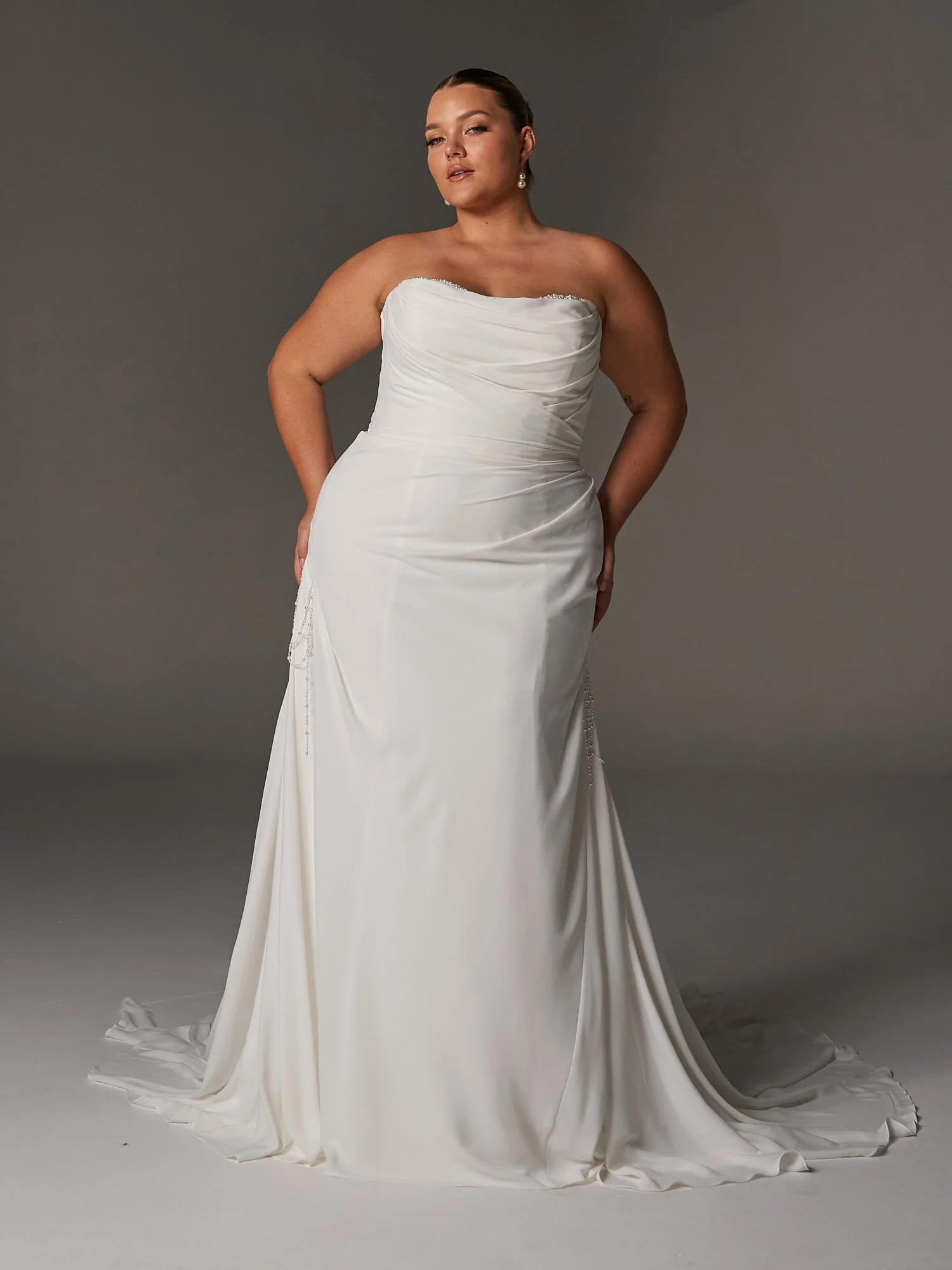 DOLLY_EY772_7.jpg