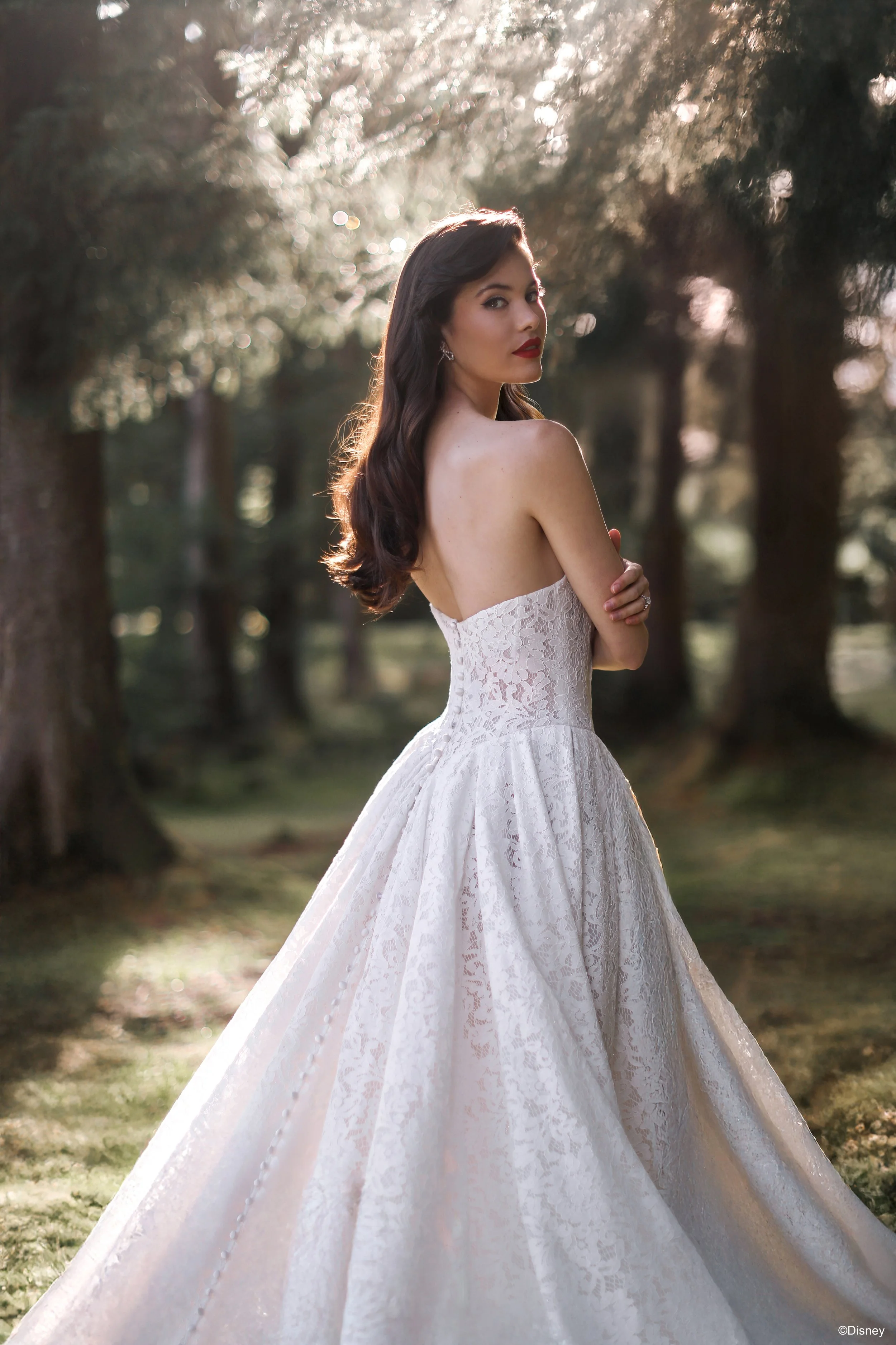D467-SnowWhite-02.jpeg