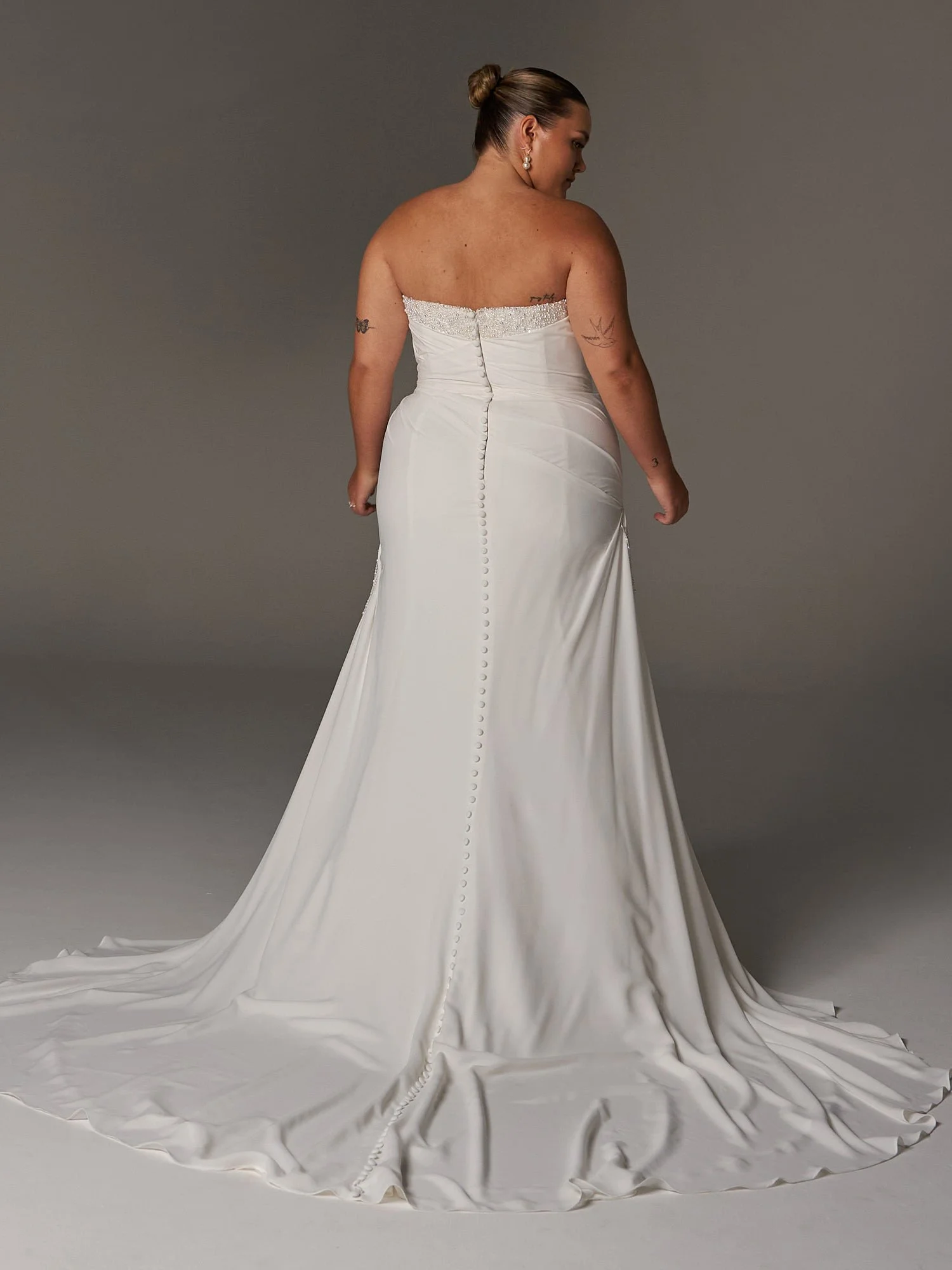 DOLLY_EY772_8.jpg