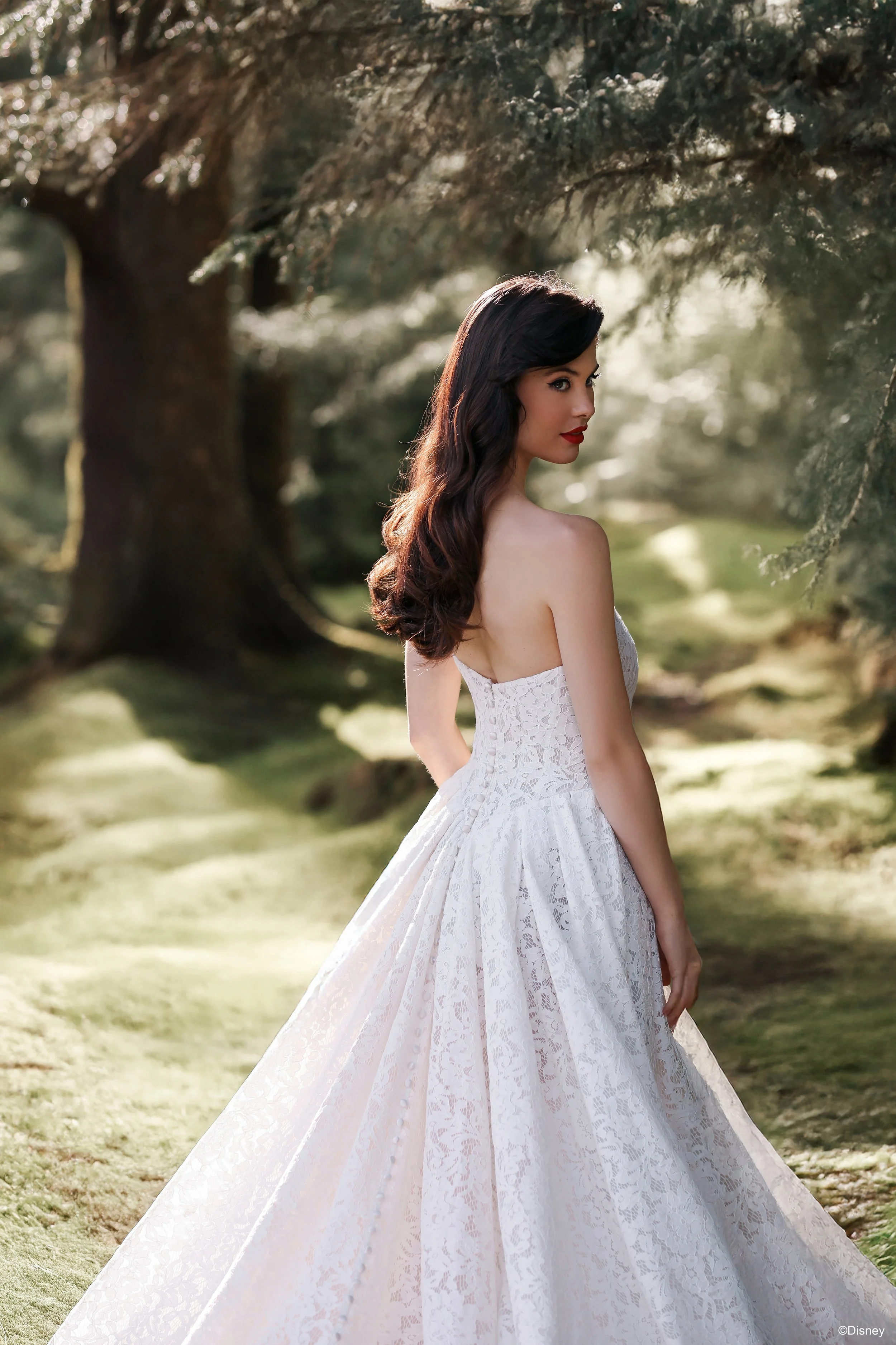 D467-SnowWhite-04.jpeg