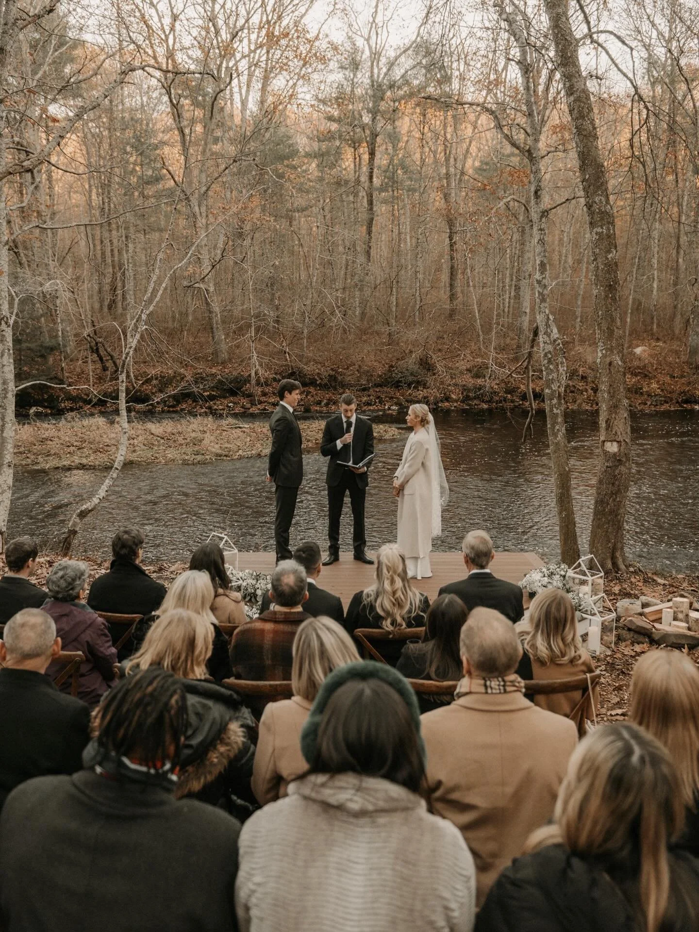 I will always always love a brisk wedding day in November. Call me crazy, but a little chill in the air &gt;&gt;&gt;&gt;&gt; you won&rsquo;t catch me complaining!