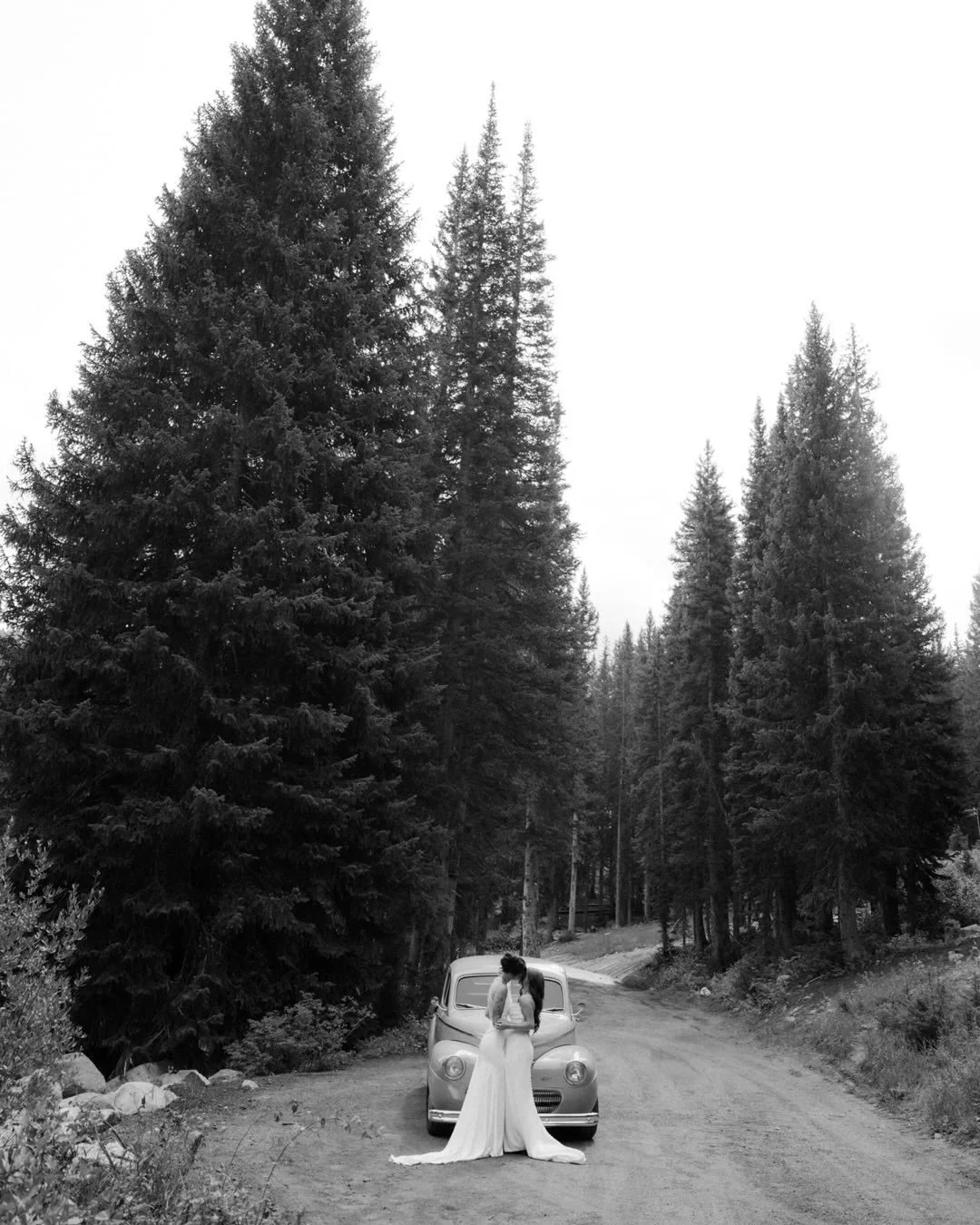 some favorites from one of the best days of 2025

Venue: @brightonresort
Brides: @sidniegray_ &amp; @ken_gray
Photo &amp; Video: @talesofsonder
Second Shooter: @faleyphotography
Hair &amp; Makeup: @bbrbeautybyreese @bbrwedding
DJ: @peaksoundut