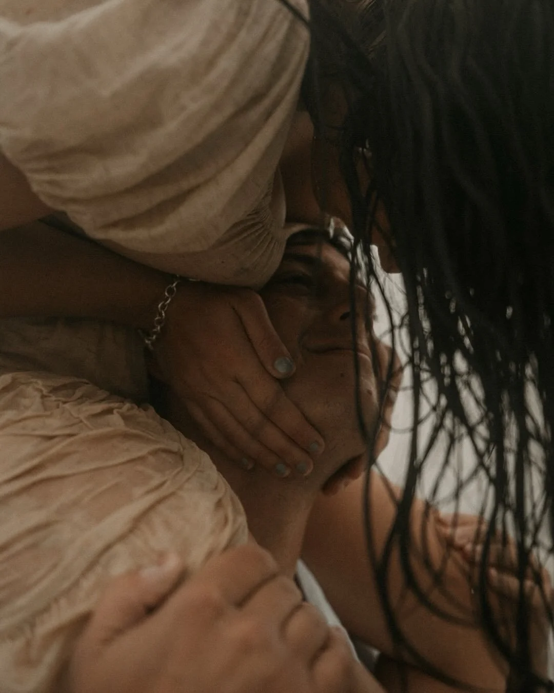 If you don&rsquo;t like giggling, water sessions may not be for you. 
 𓆝 𓆟 𓆞 

For everyone else, my summer schedule is OPEN! First 5 water sessions booked are $100 off! Link in bio  𓆉 

&bull;&bull;&bull;

Rhode Island Photoshoot | Rhode Island 