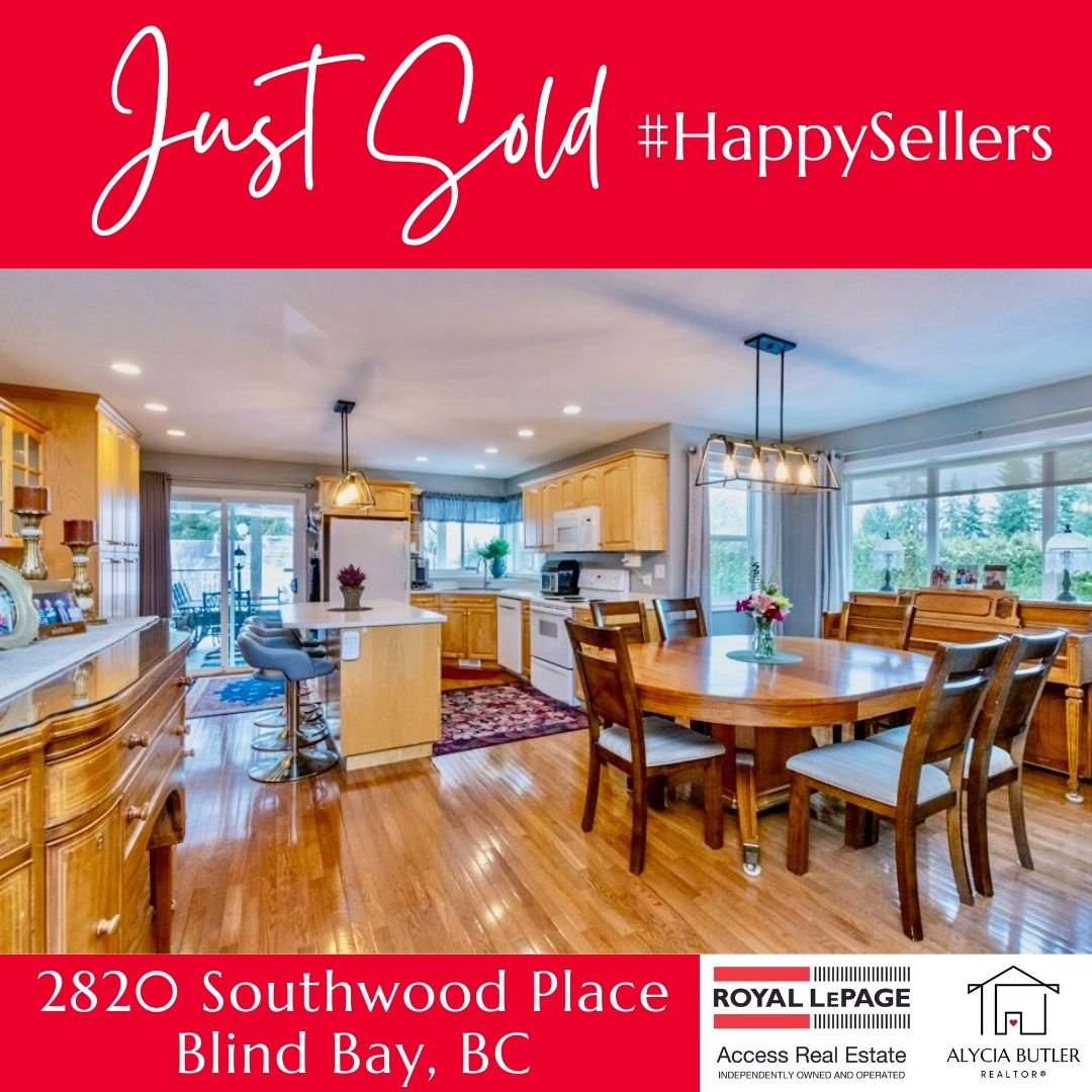 SOLD✨
Congratulations to my clients on the sale of their beautiful custom built home in Blind Bay. This one was scooped up quickly in its first week on the market. I have had so much fun working with these Sellers and appreciate their trust in also h