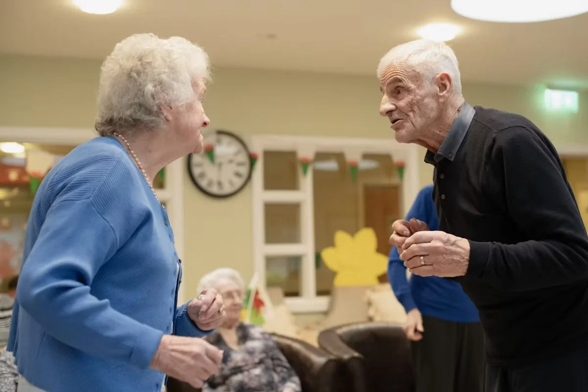 Early Signs of Dementia in a Parent: What to Notice and What to Do When Your Dad Seems Different