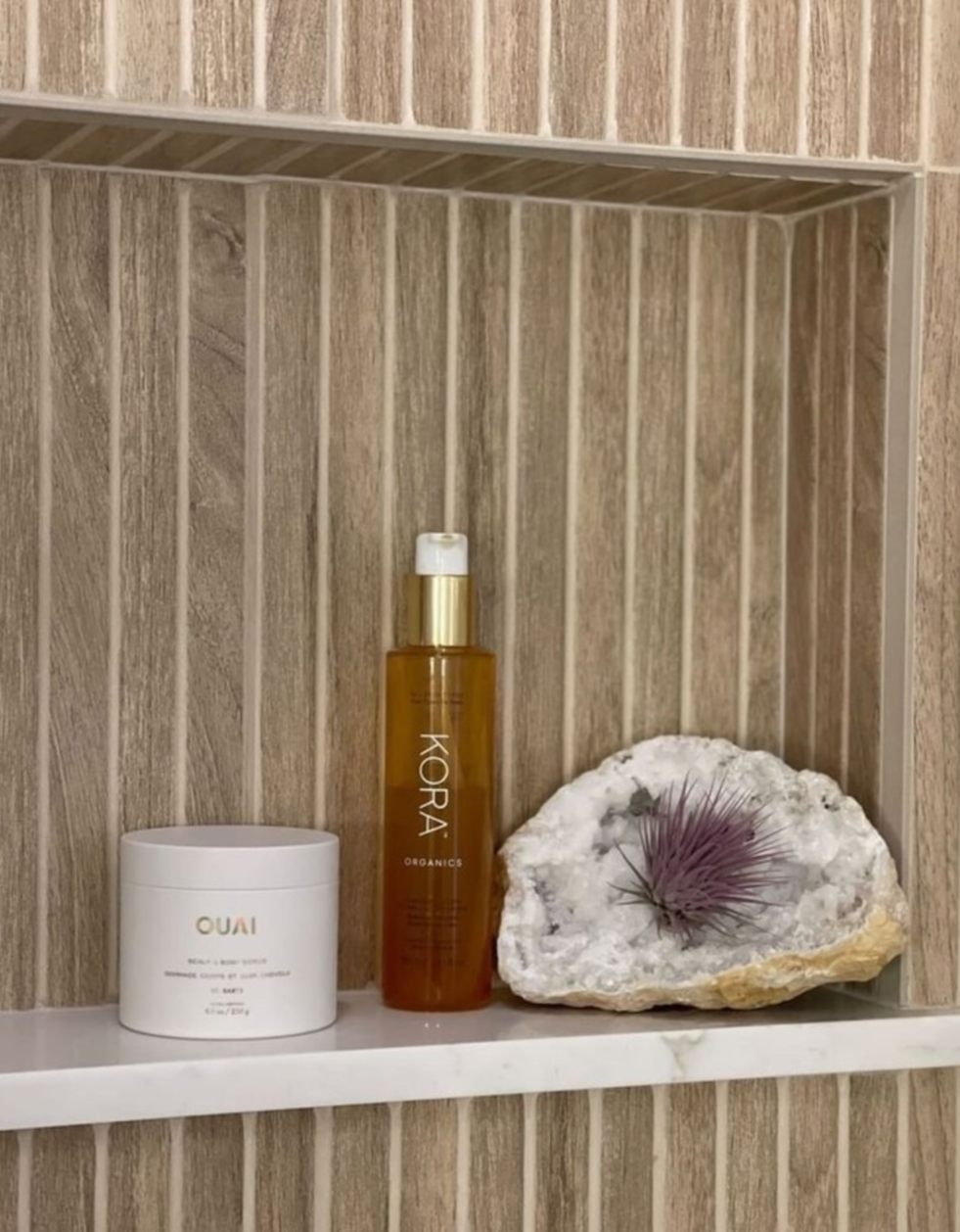 ceramic 13" x 39" Dorian Collection
Featured Tile: Oak DRN5563⁠
Design: @cararosa_designs⁠