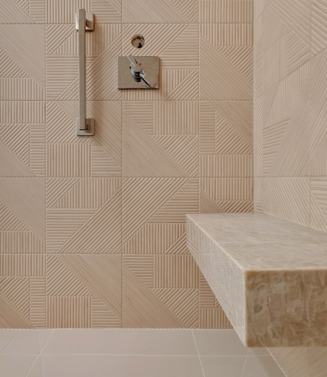 wood-look, geometric Rotterdam Collection 
Featured Tile: Rovere ⁠
Design: @premierdesignsflooring⁠
Build: @calaiscustomhomes ⁠