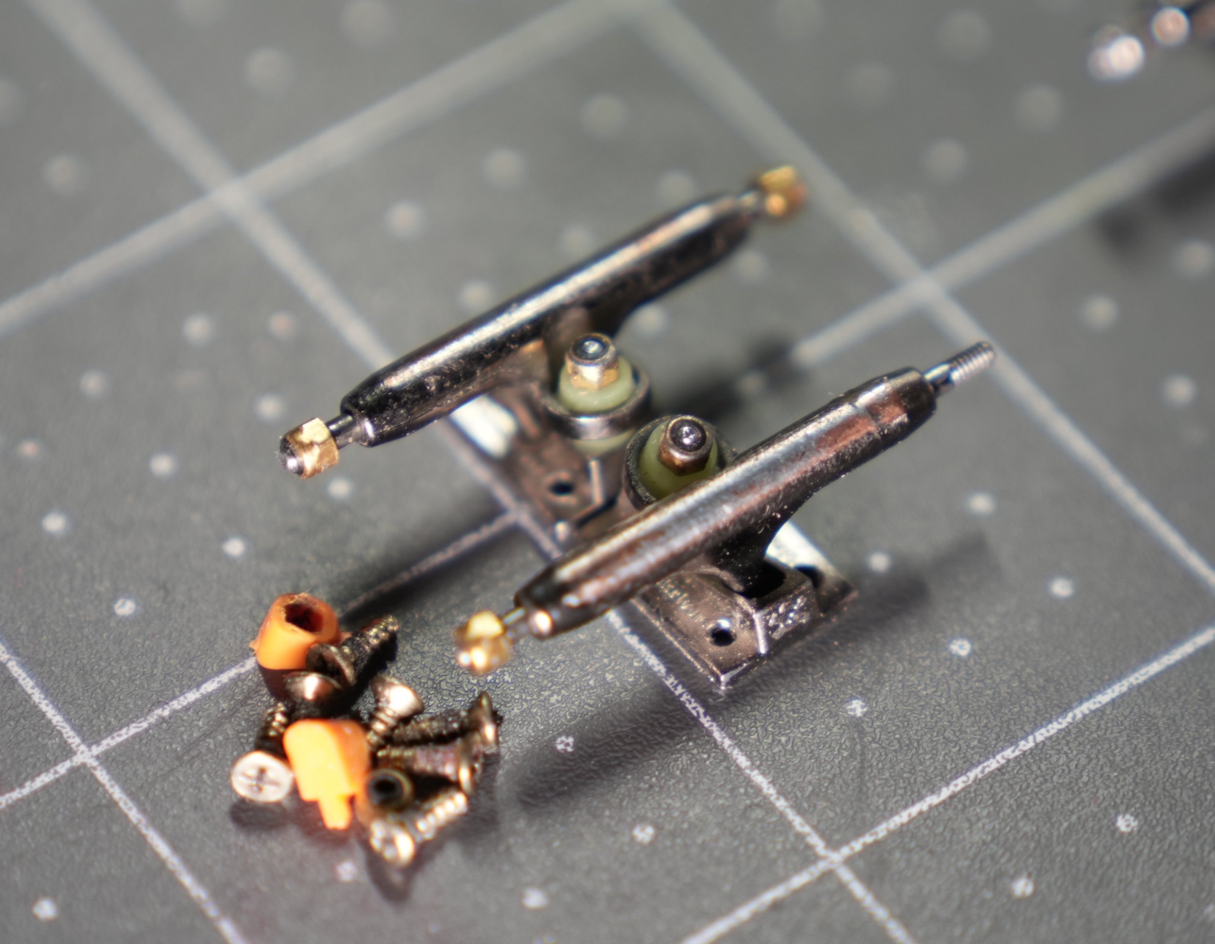 32mm 3.0 Blackriver Trucks (NEEDS REPLACEMENT HANGAR)