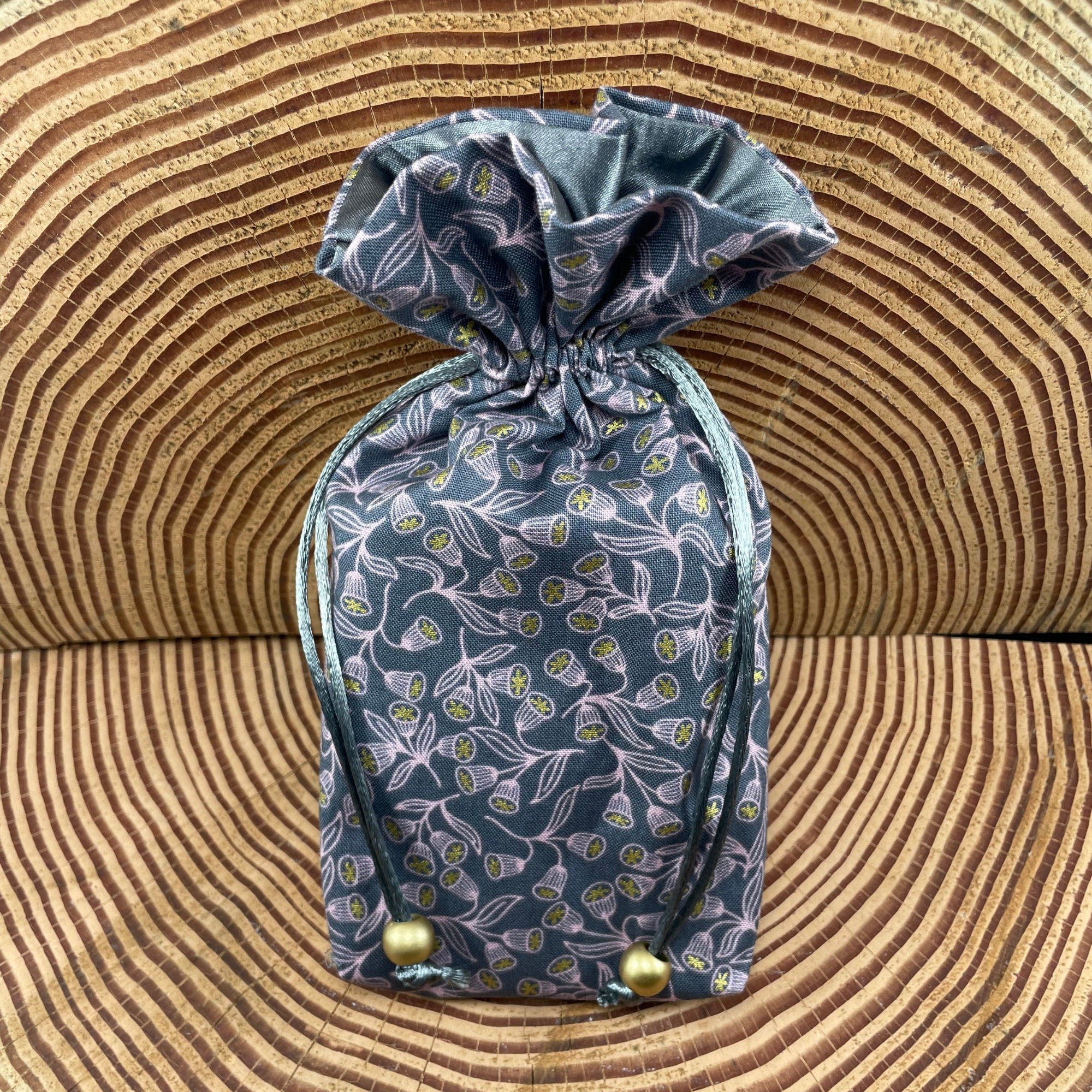 https://i.etsystatic.com/12154549/r/il/0cfe99/5720429758/il_fullxfull.5720429758_l1o9.jpg