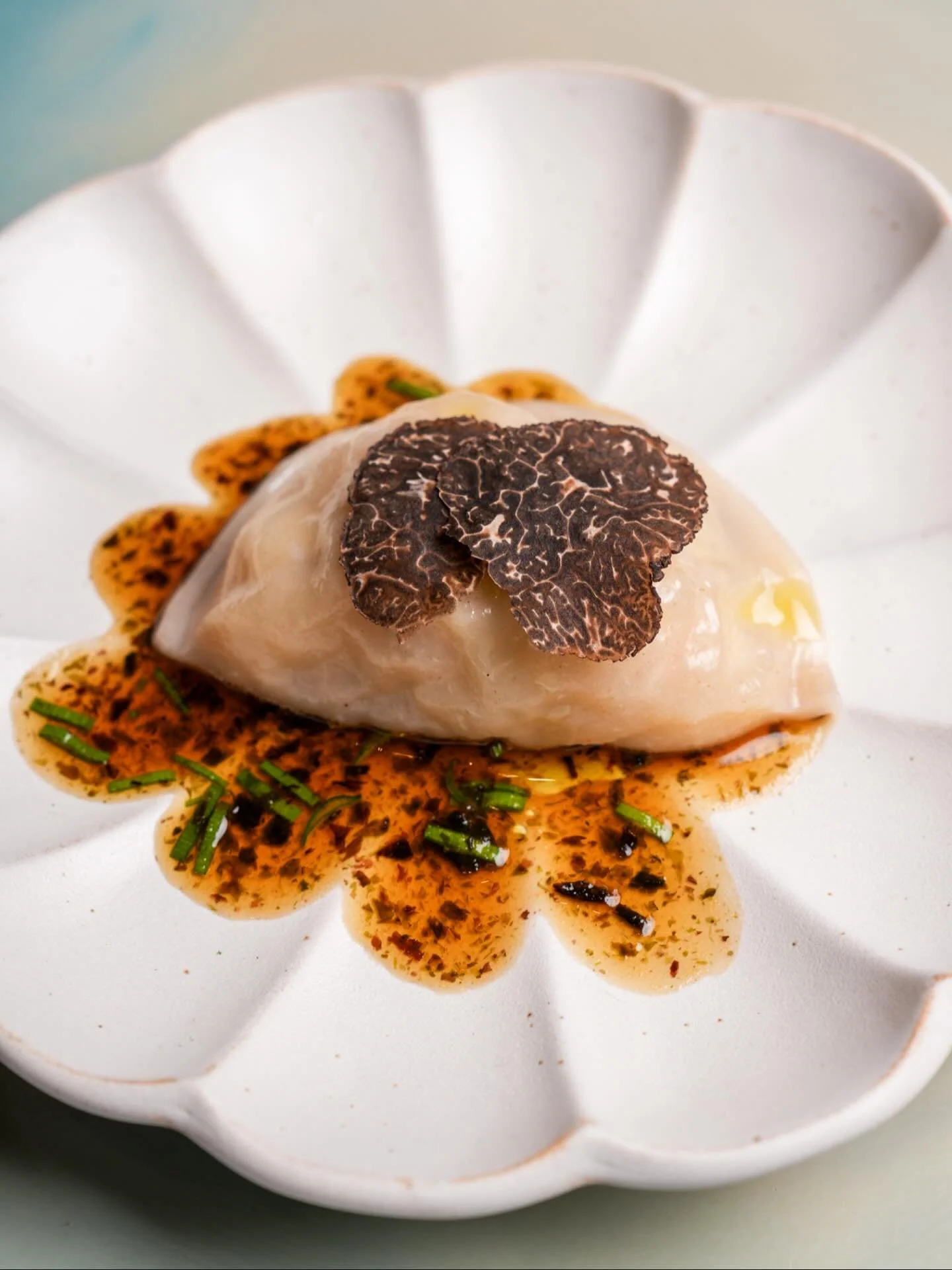 Dumplings elevated &mdash; with a touch of truffle perfection. 👌

#Naro #NaroNYC