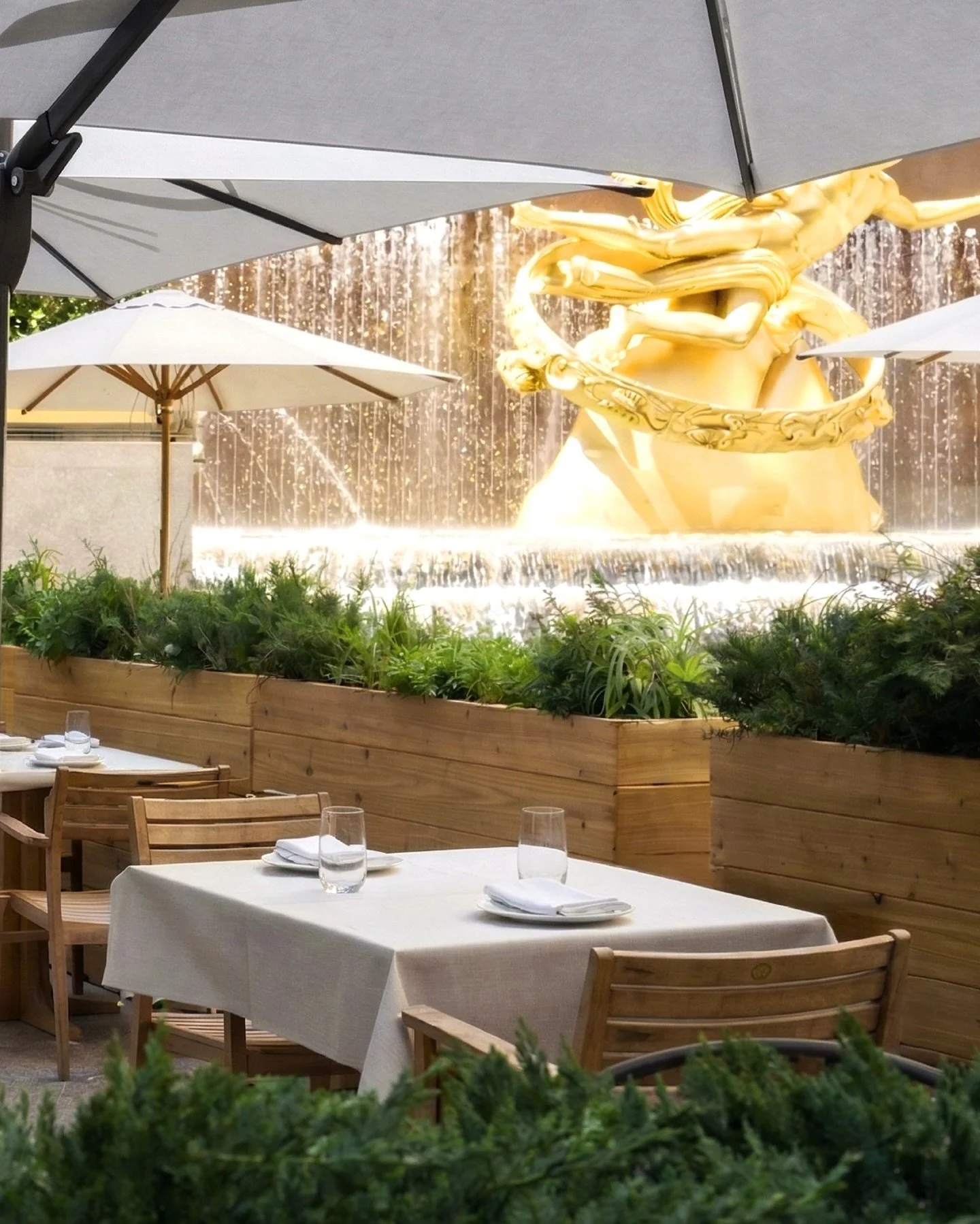 With spring in full swing, our outdoor terrace returns this Saturday! 

Join us for lunch, drinks, and views of Rockefeller Center.
