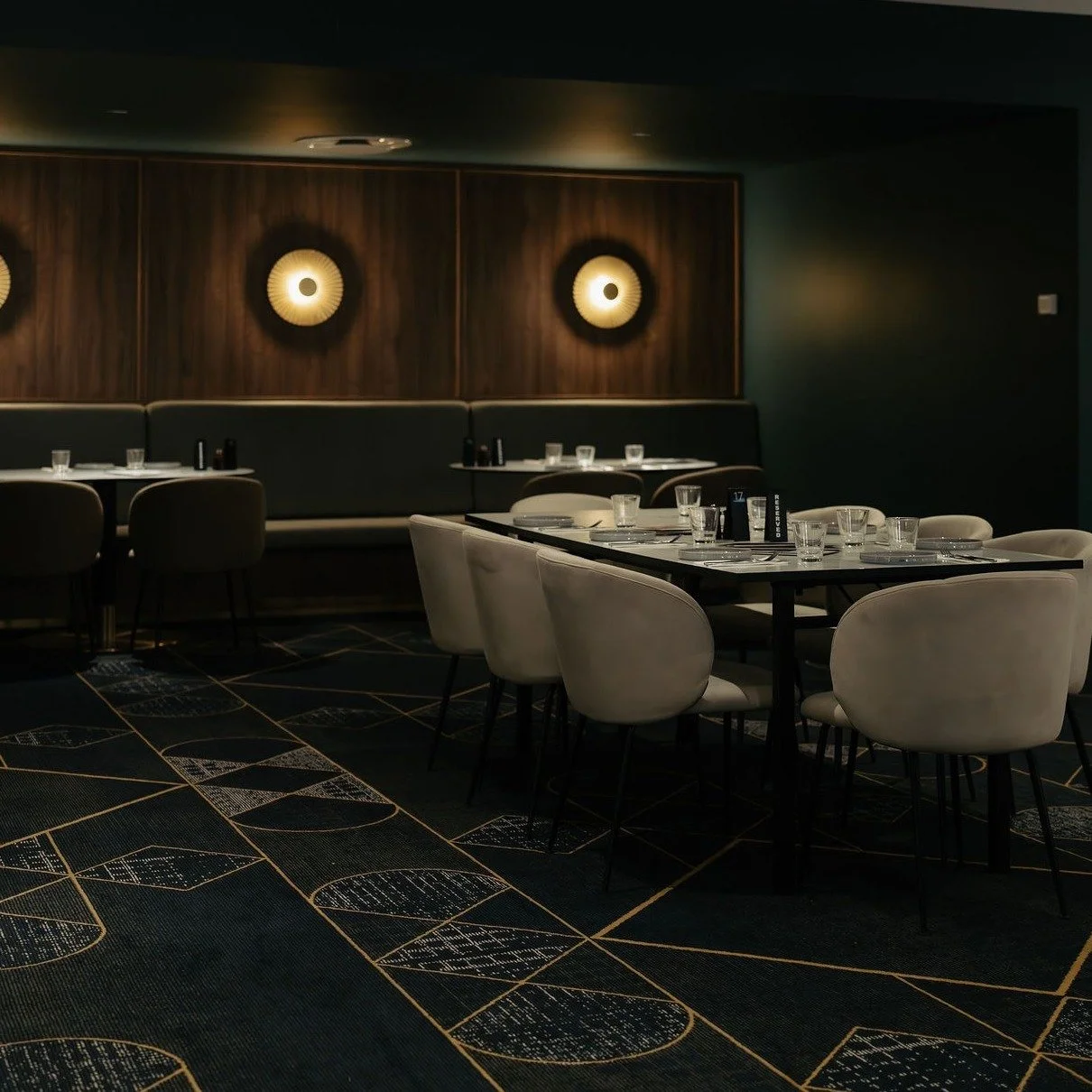Rich in Art Deco charm and warm hospitality, Nanya is the perfect place to unwind. 
Settle in with a drink, a delicious meal, or coffee and cake, and take in the stunning river views and great company. 
As the sun sets, Nanya transforms — the